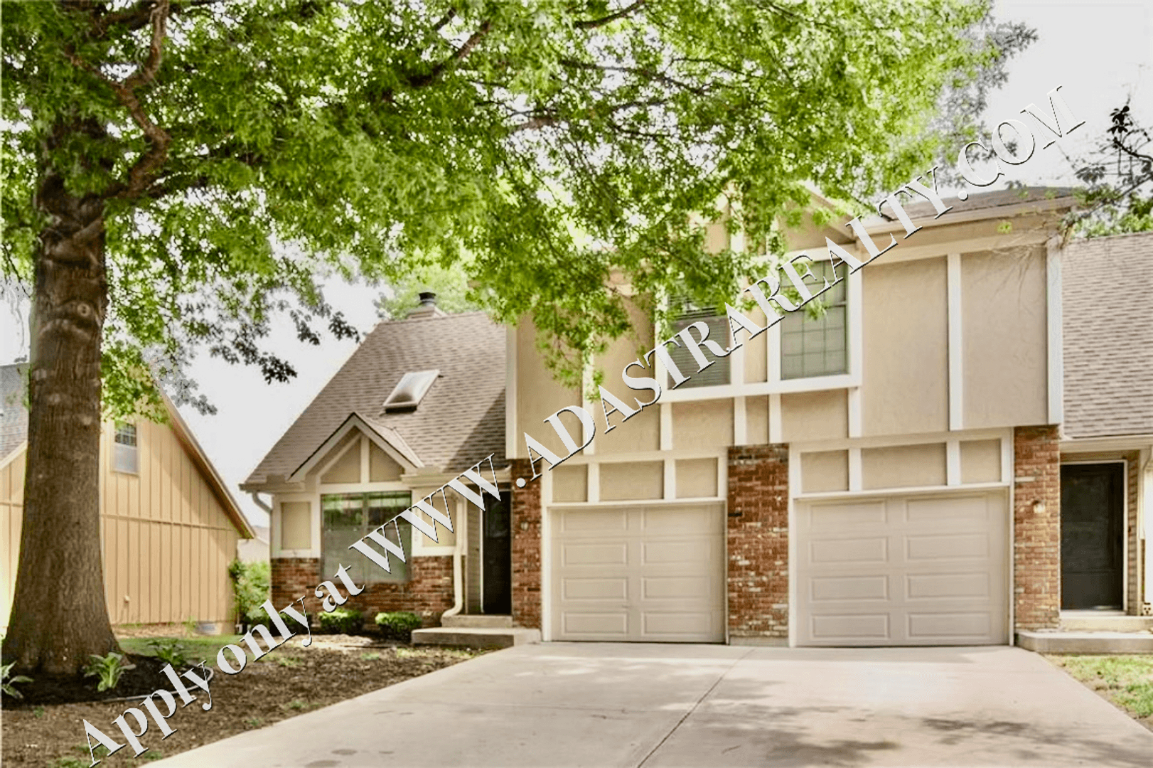 Overland Park House: 10620 W 115th St,