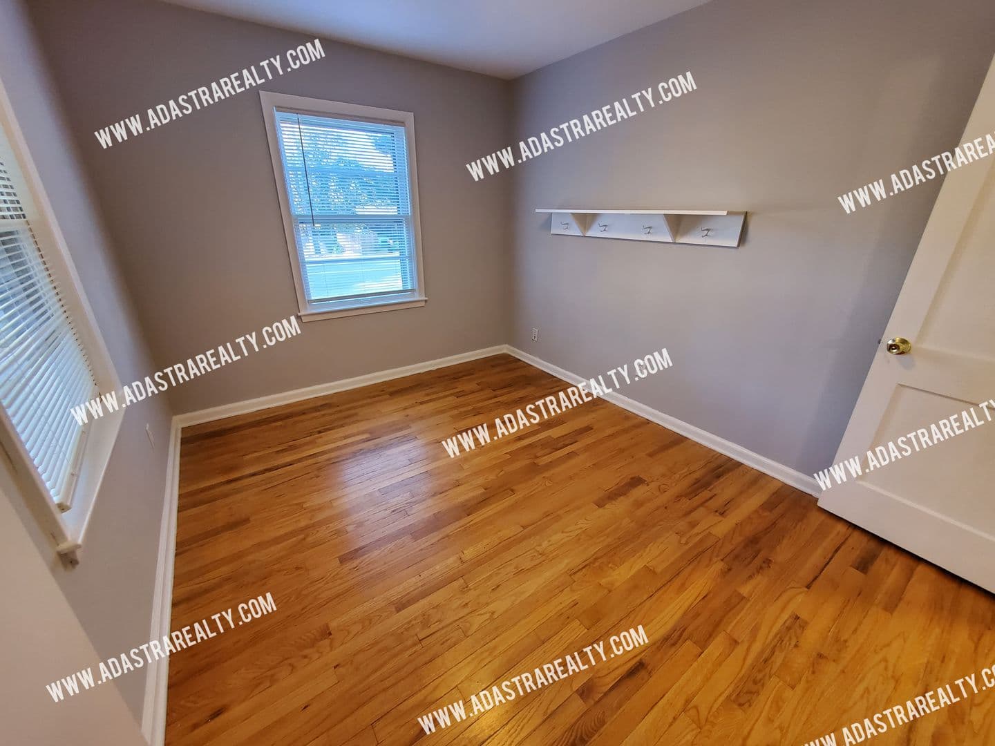 Prairie Village House: 4825 W 75th St,