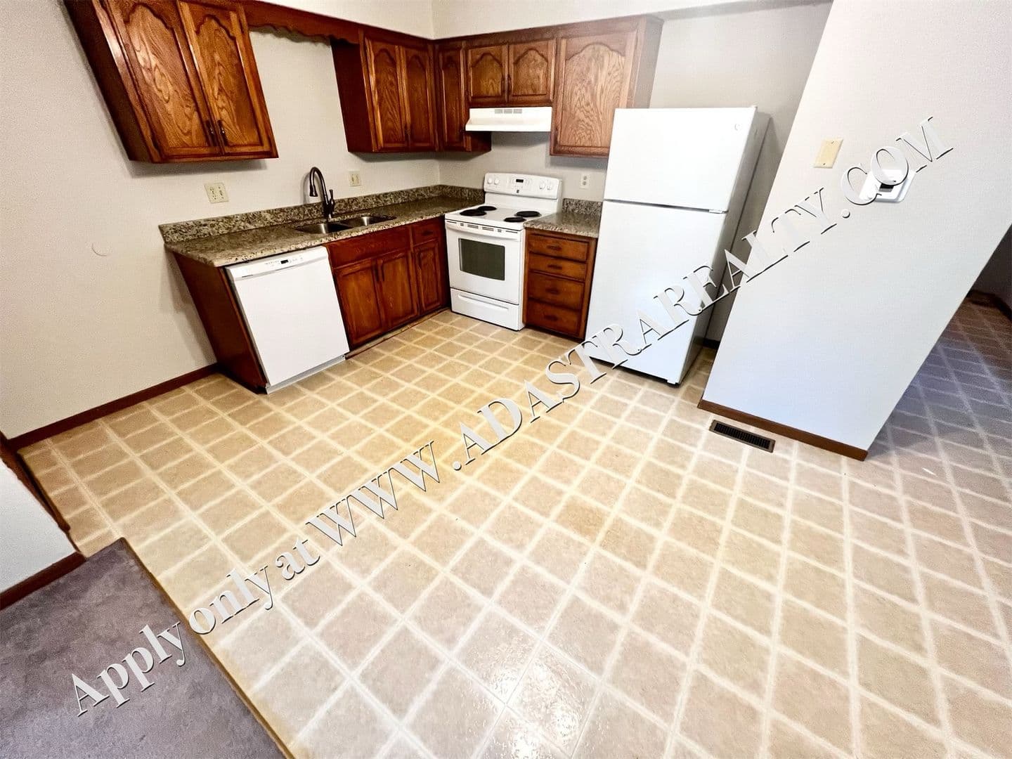 Lee's Summit House: 3504 NE Independence Ave,