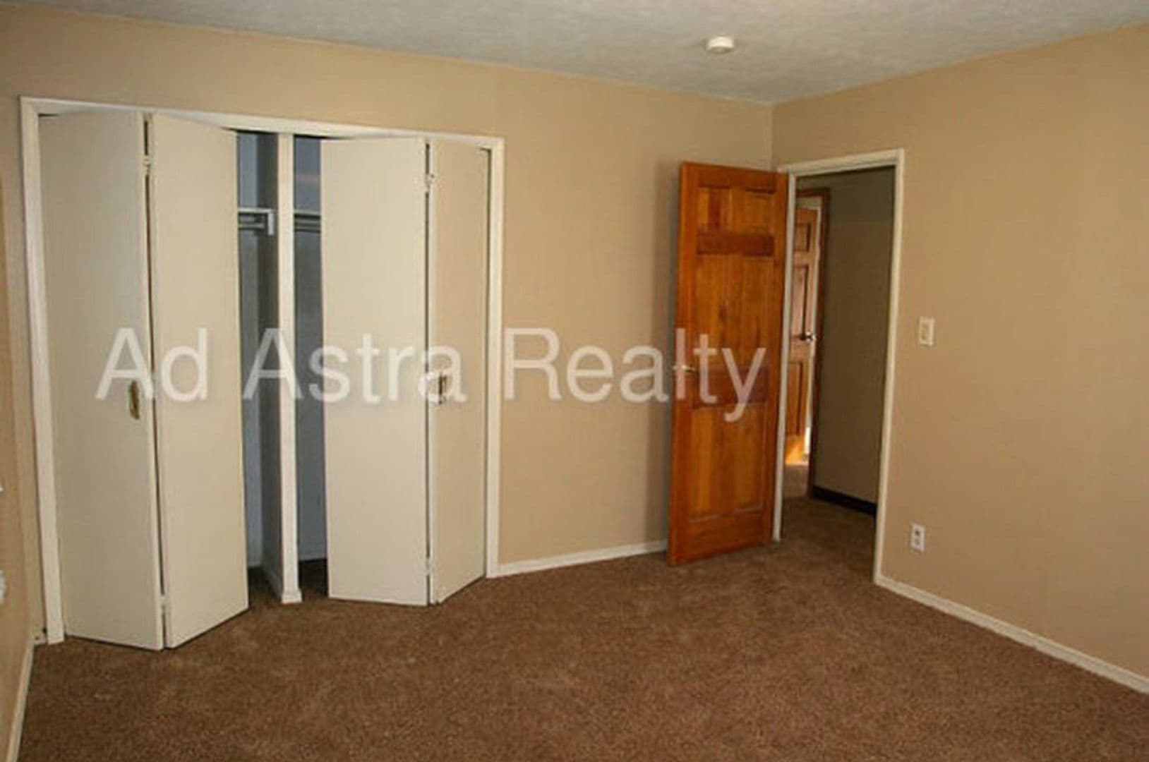 Independence House: 1112 N Indian Ln,