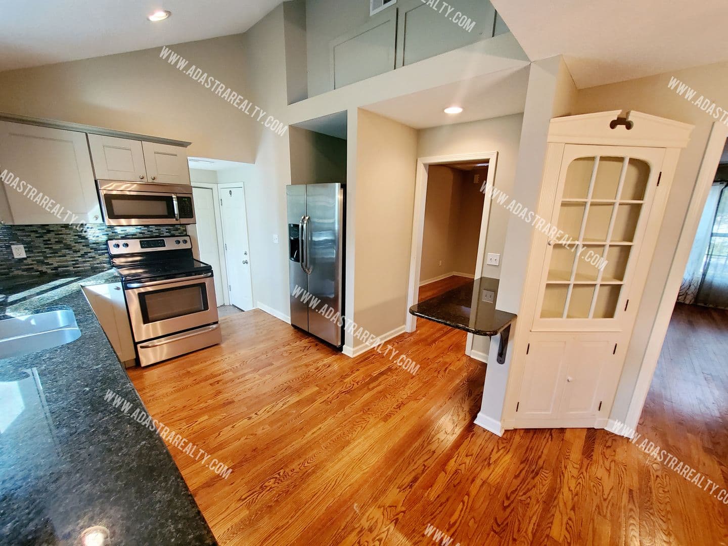 Mission House: 5428 Maple St,