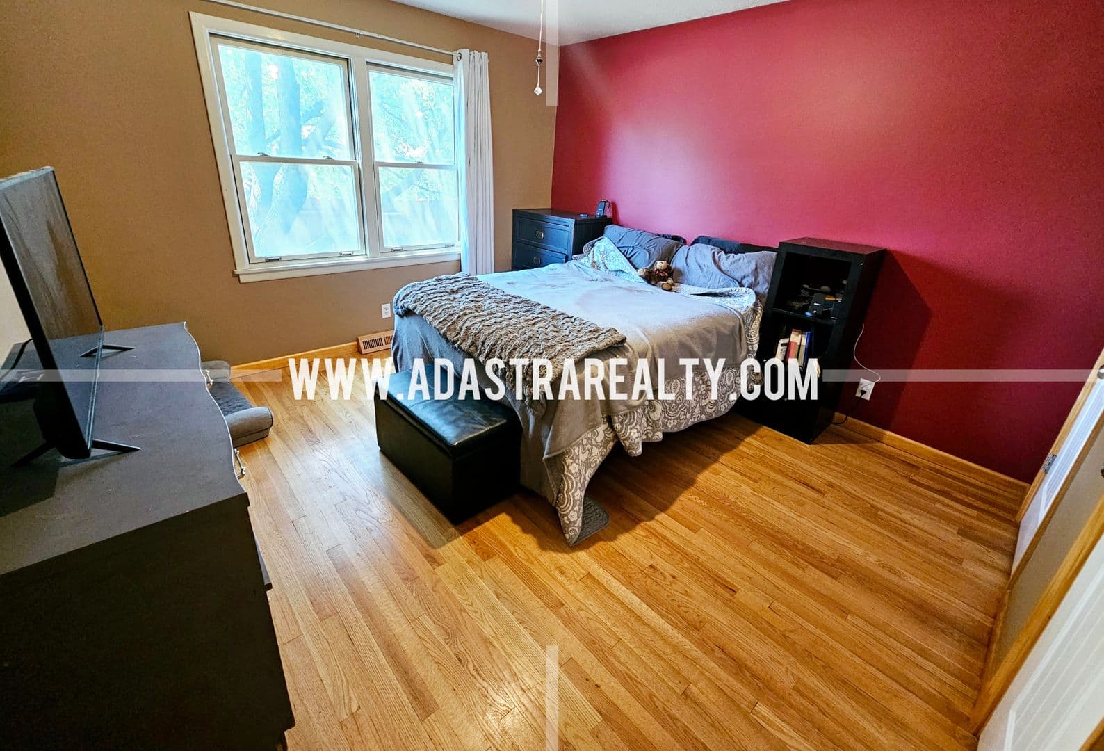 Olathe House: 227 S Walnut St,