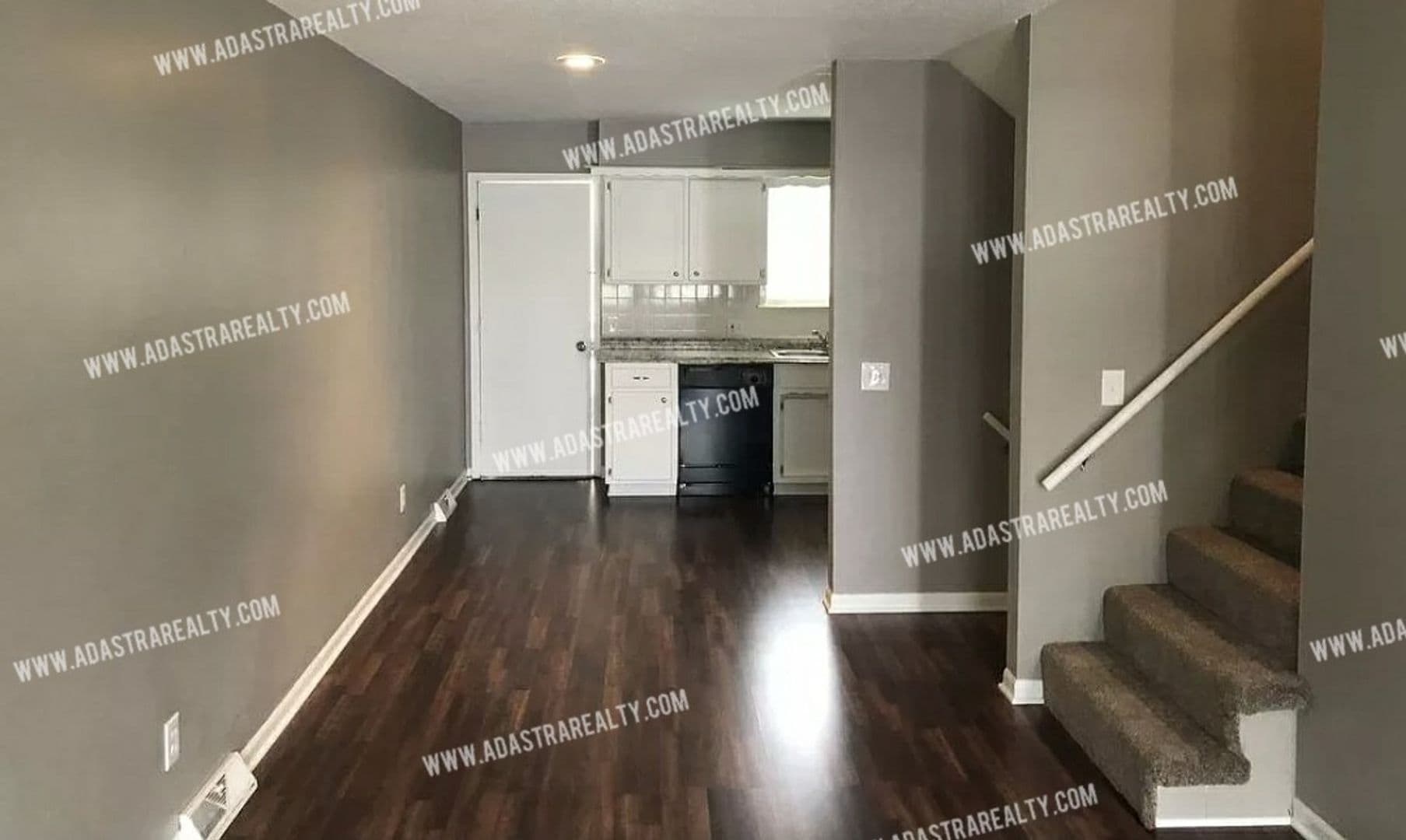 Olathe House: 1516 E Elizabeth St,