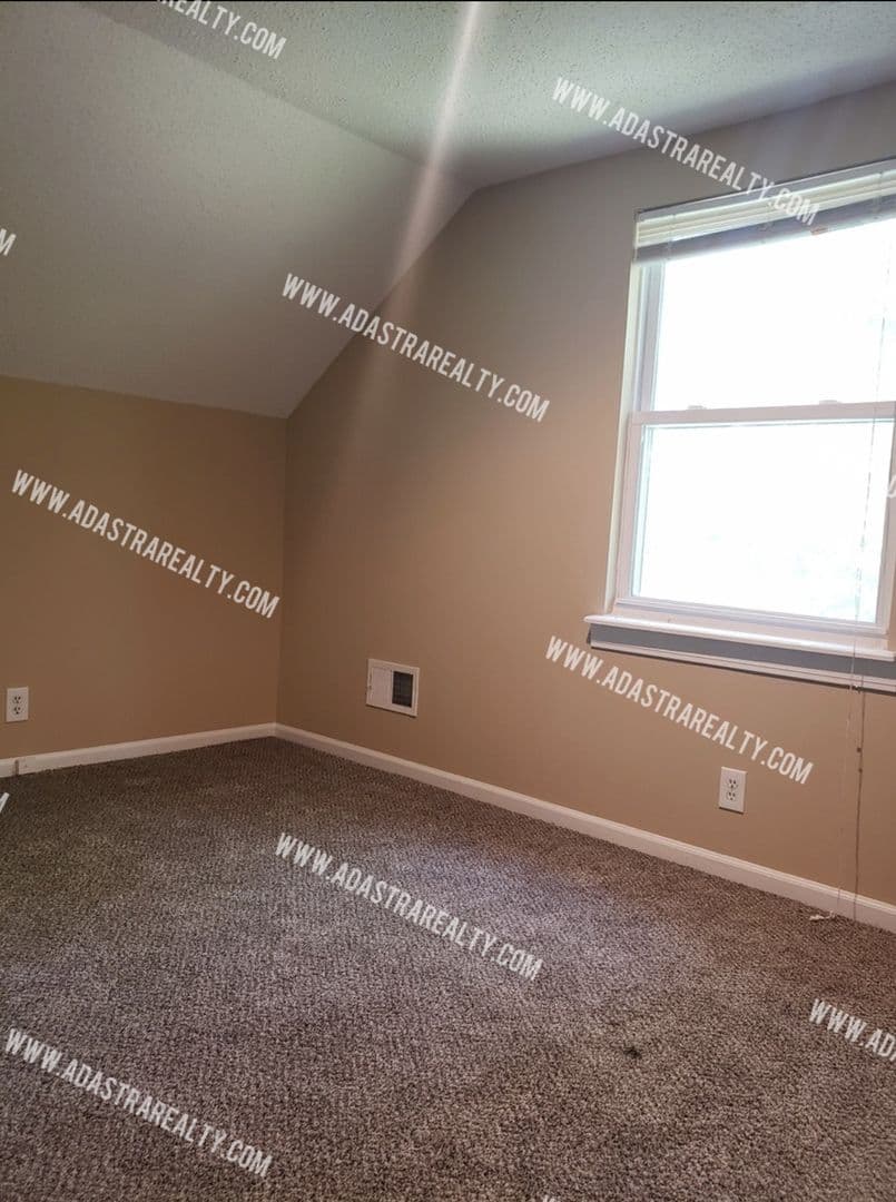 Olathe Apartment: 120 S Julia St,