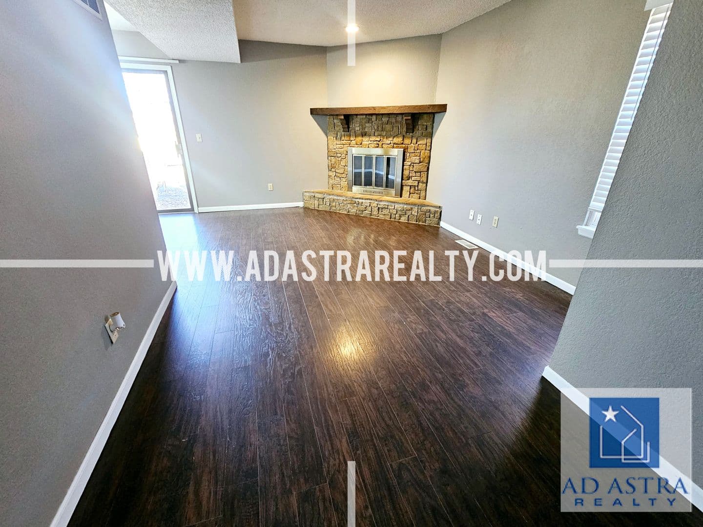 Olathe House: 1316 E 123rd Ter,