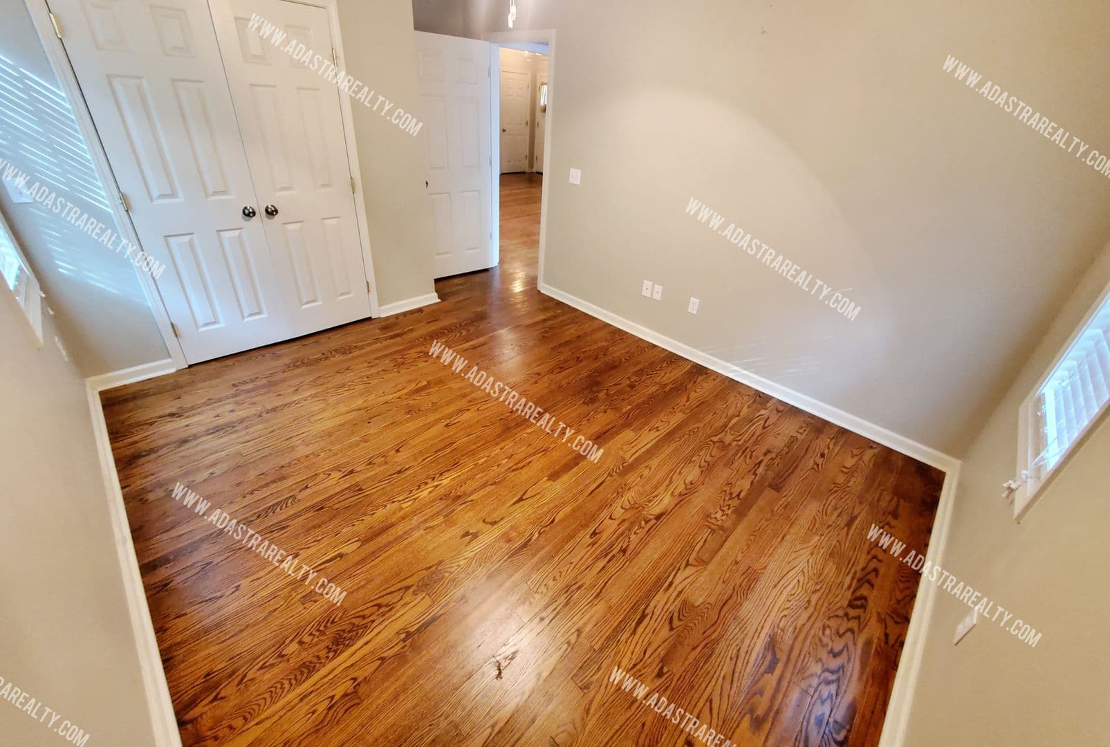 Mission House: 5428 Maple St,