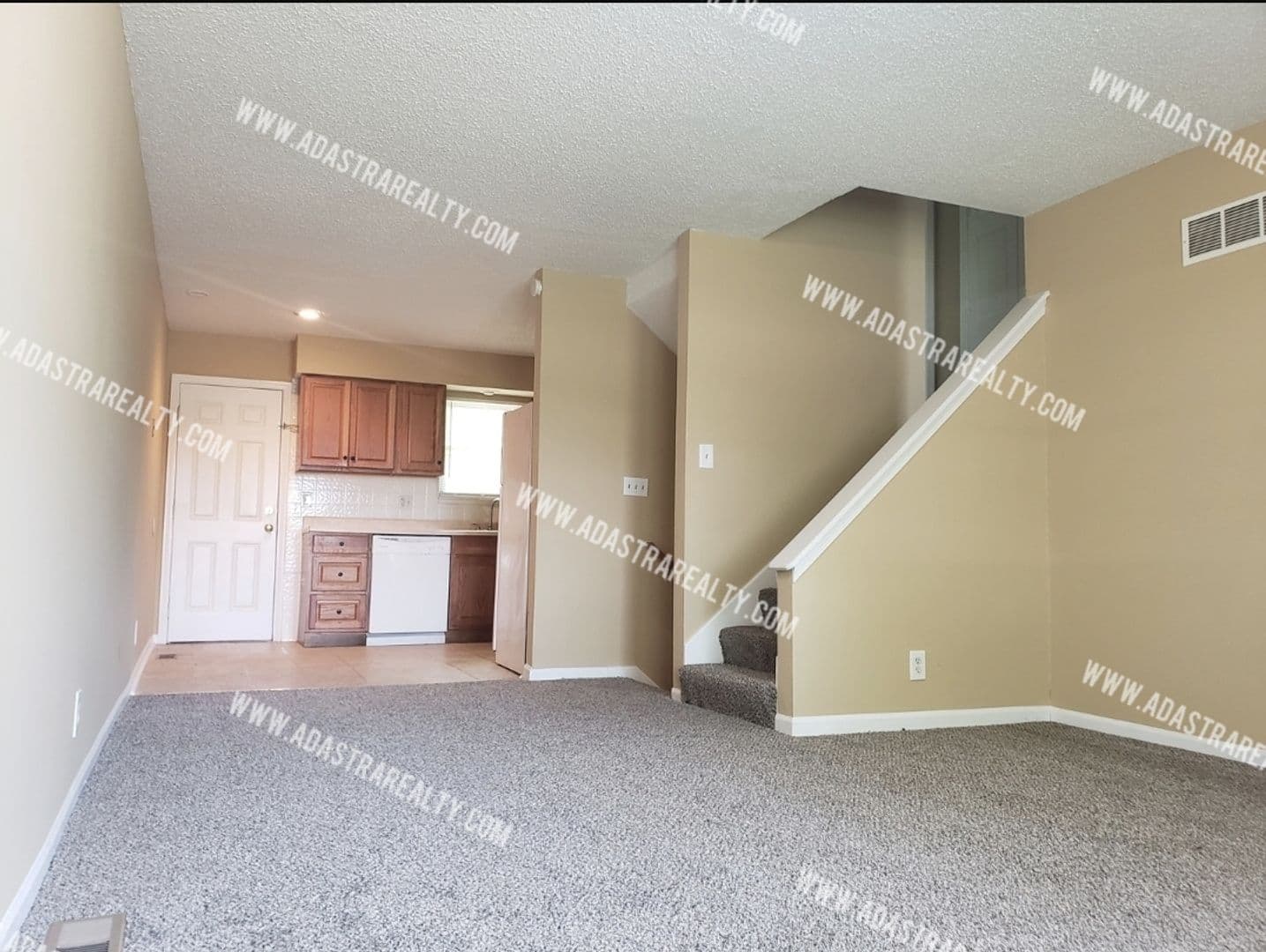 Olathe Apartment: 120 S Julia St,