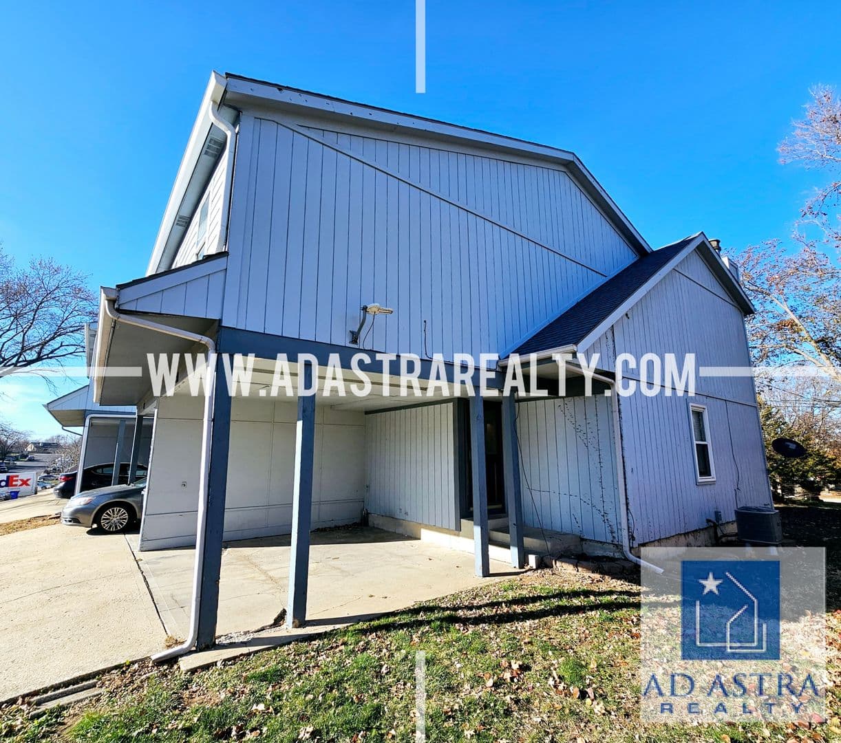 Olathe House: 1316 E 123rd Ter,
