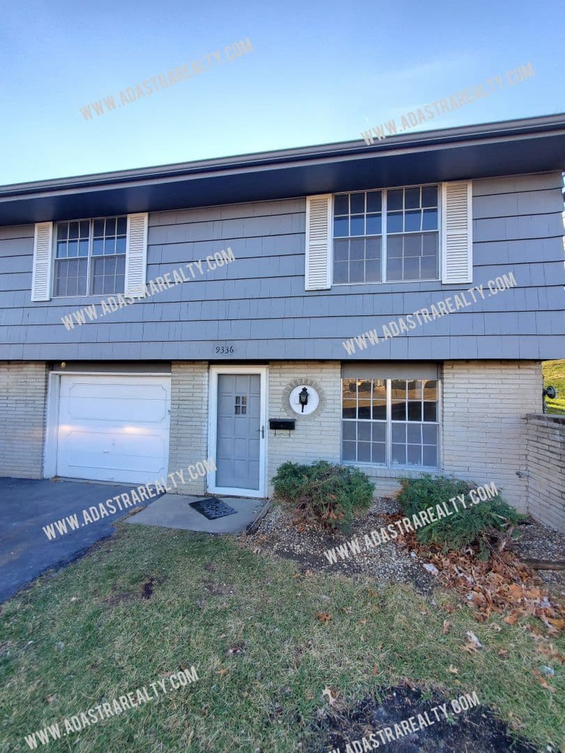 Overland Park House: 9336 Ballentine St,