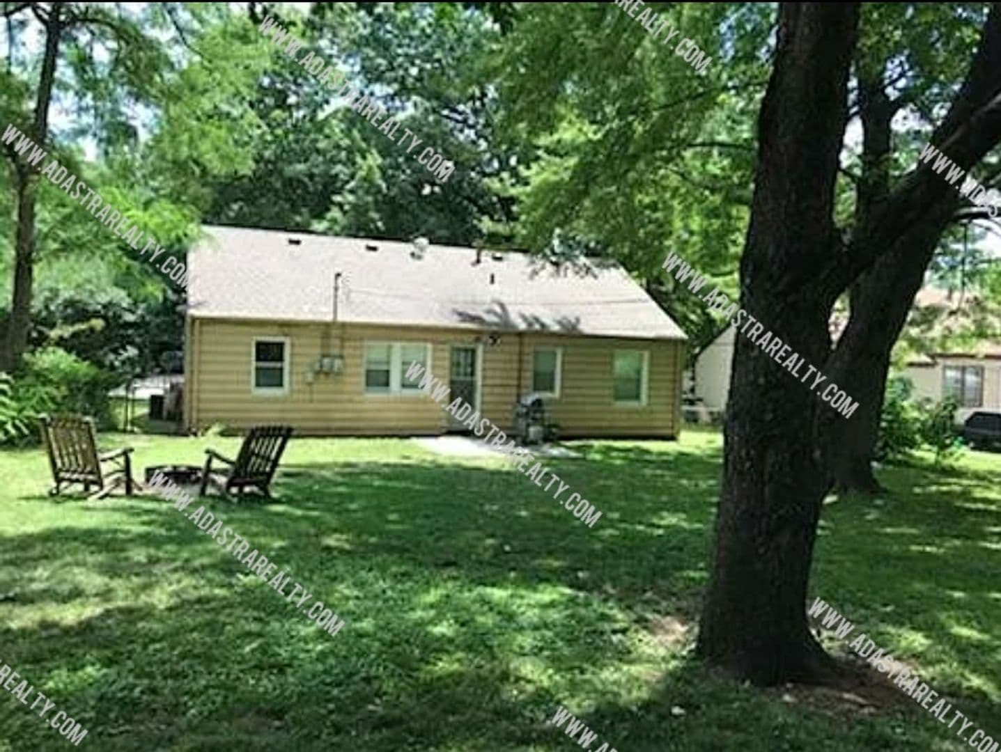 Roeland Park House: 4818 Mission Rd,