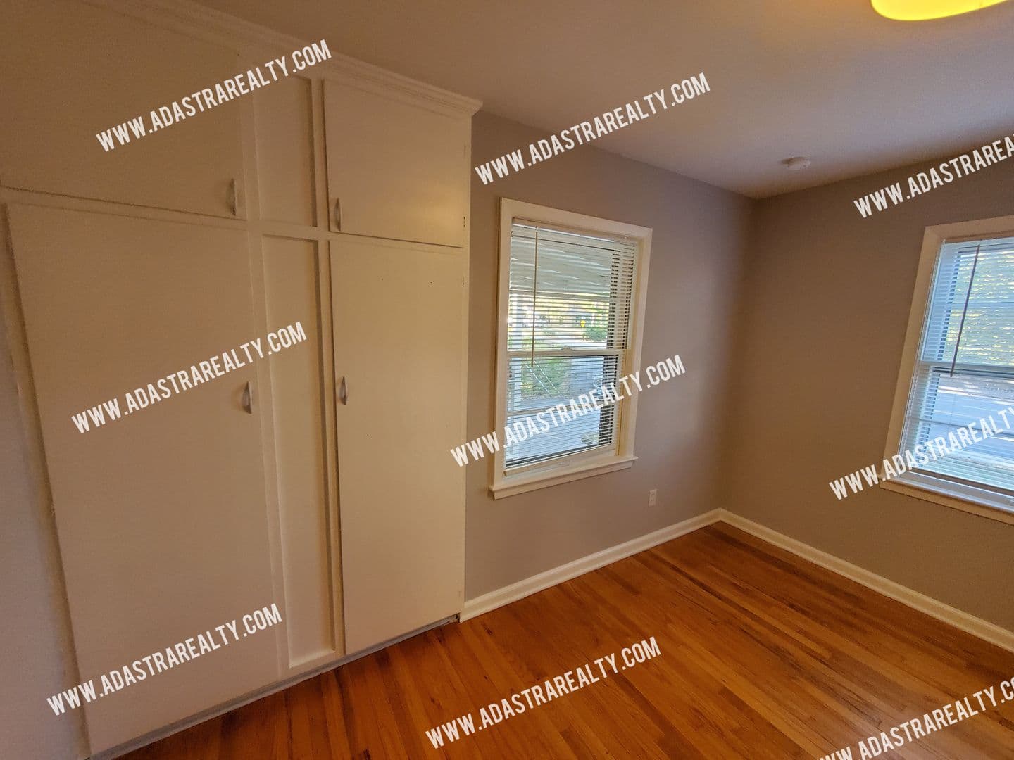 Prairie Village House: 4825 W 75th St,