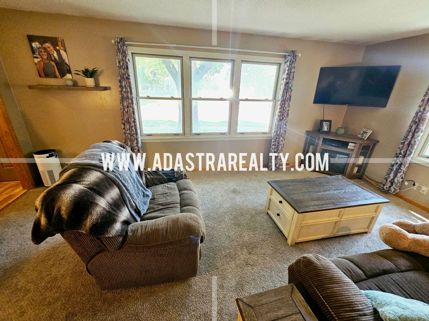 Olathe House: 227 S Walnut St,