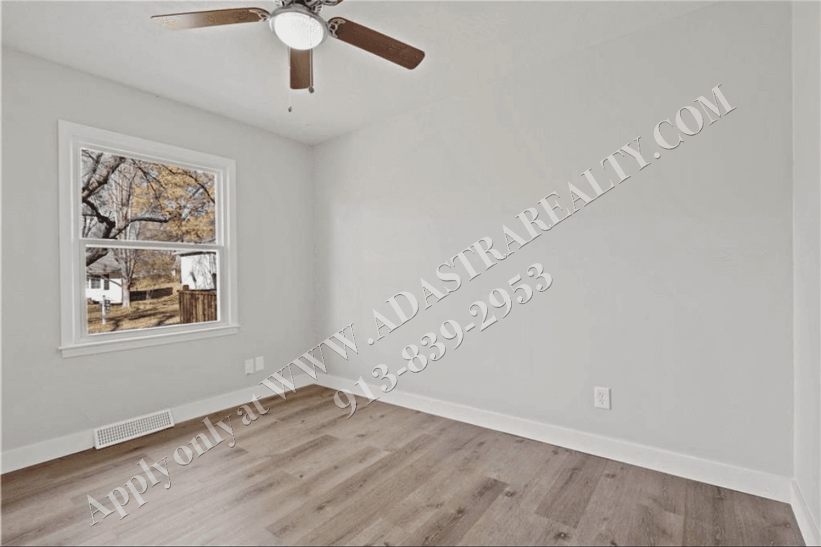 Raytown House: 8605 Spring Valley Rd,