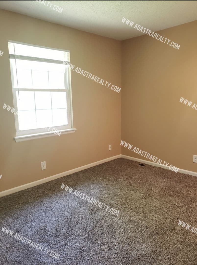 Olathe Apartment: 120 S Julia St,