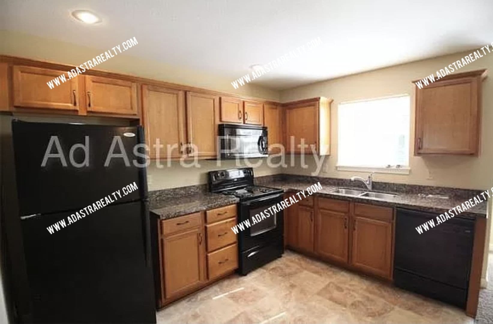 Platte City House: 13755 Post Oak Ln,