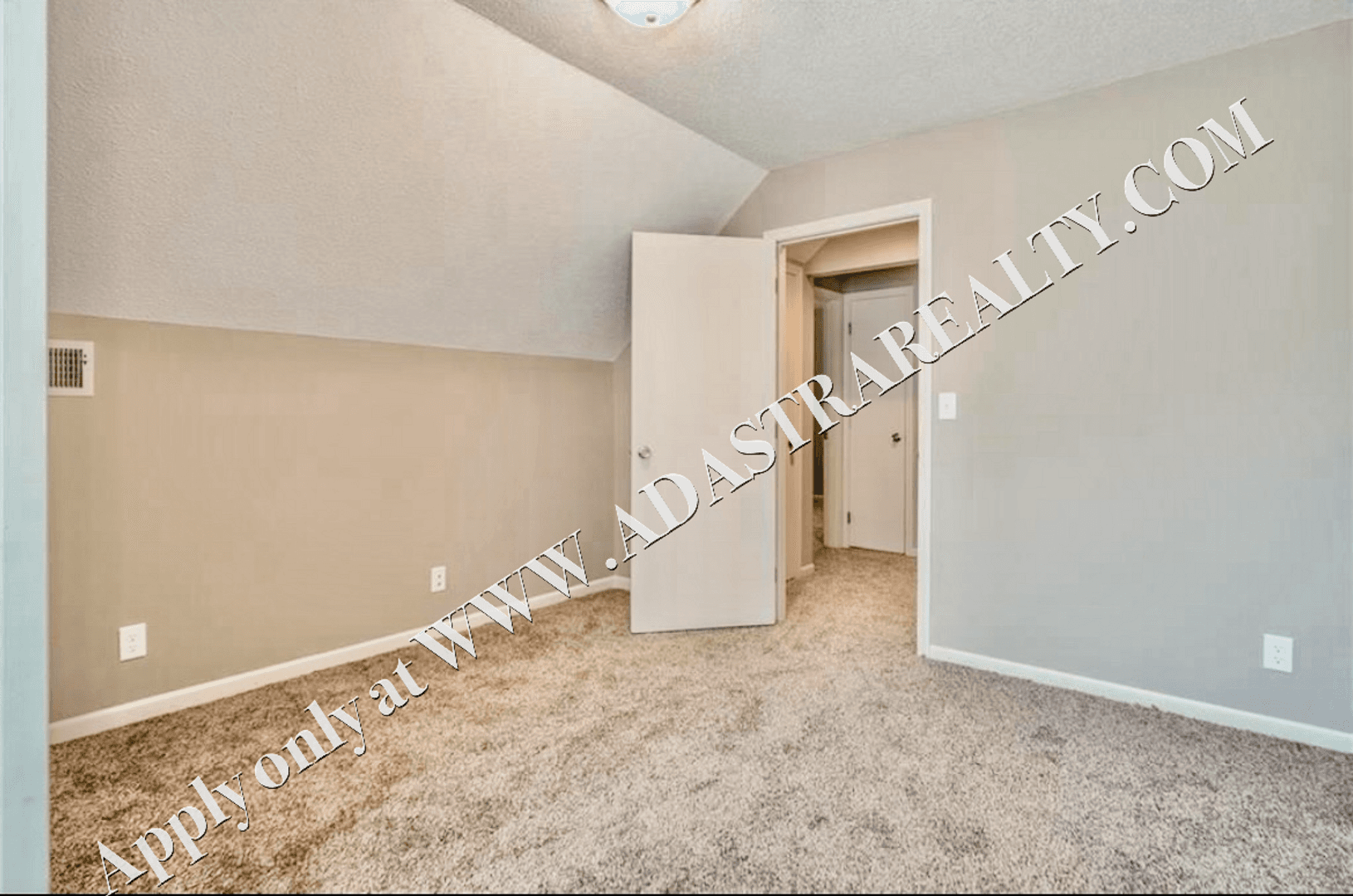 Overland Park House: 10620 W 115th St,