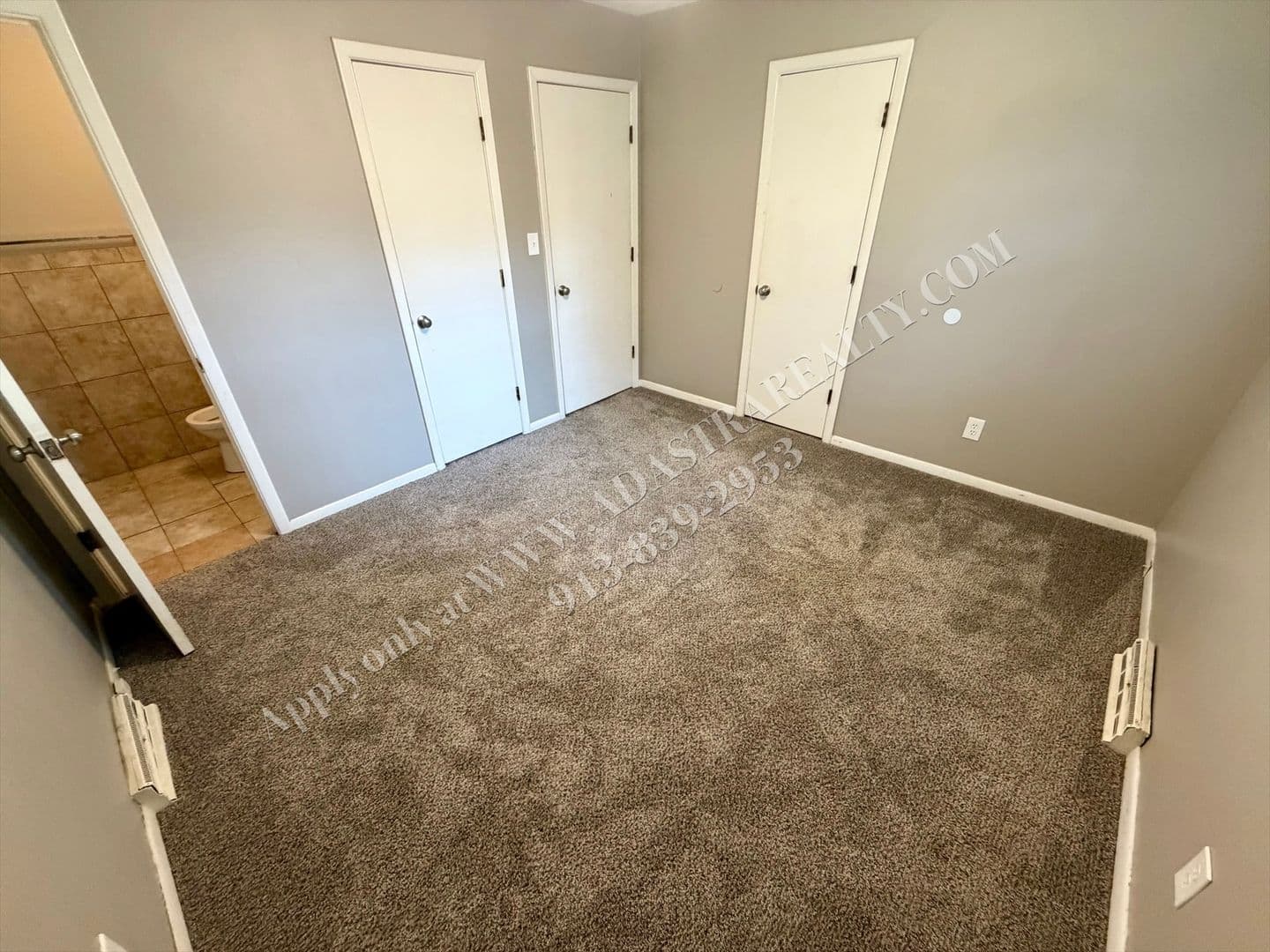 Kansas City House: 1005 E 117th St,