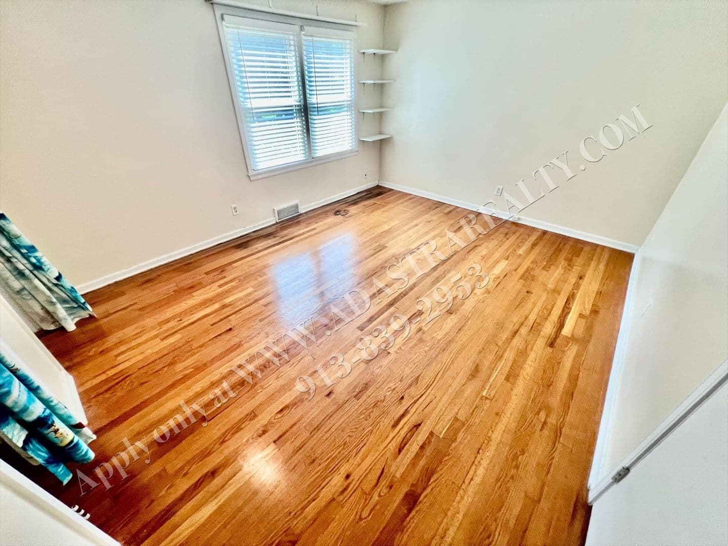 Overland Park House: 9832 Walmer St,