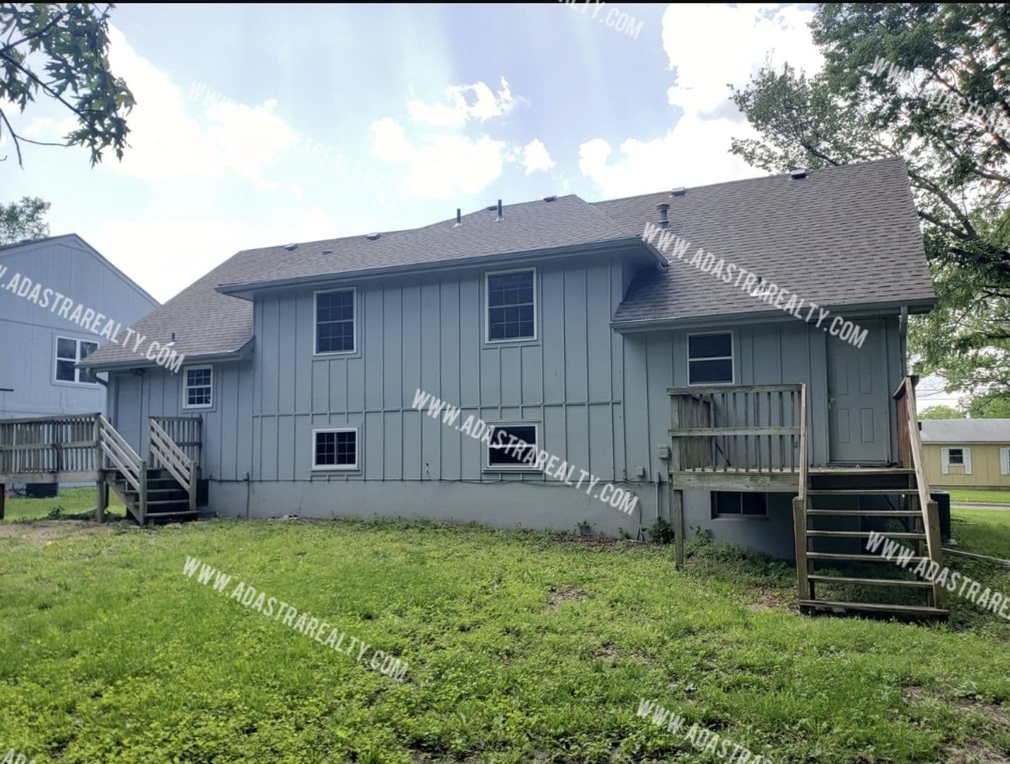 Olathe Apartment: 120 S Julia St,