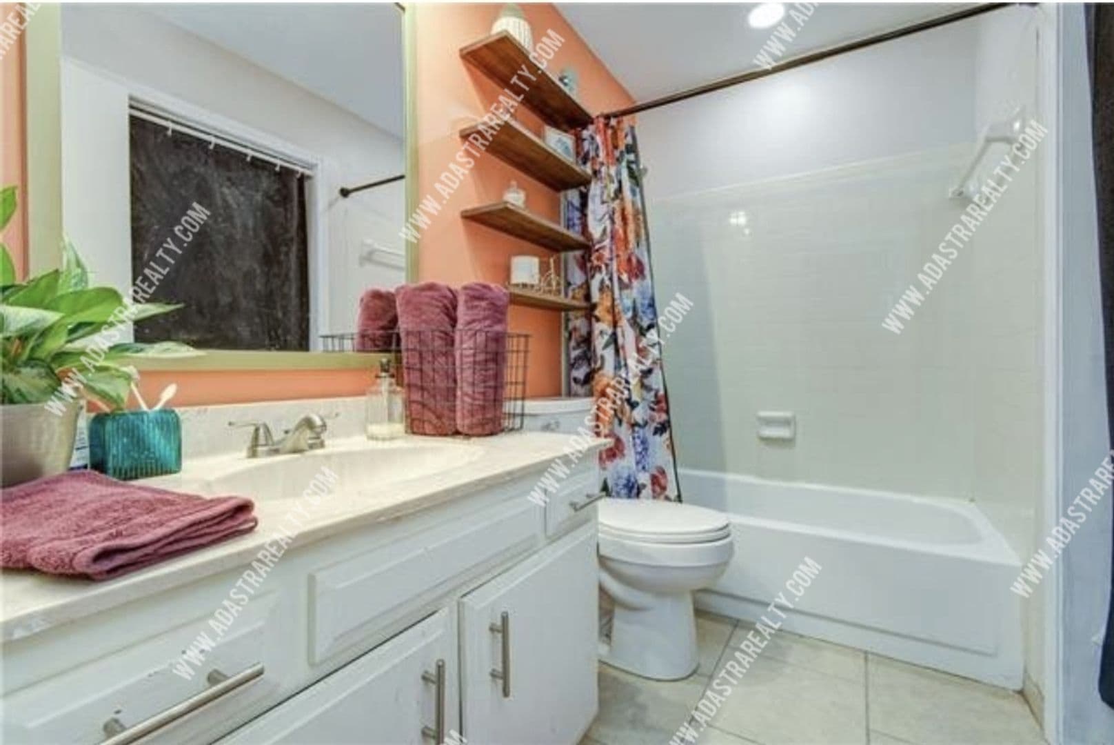Blue Springs House: 2900 SE 6th St,