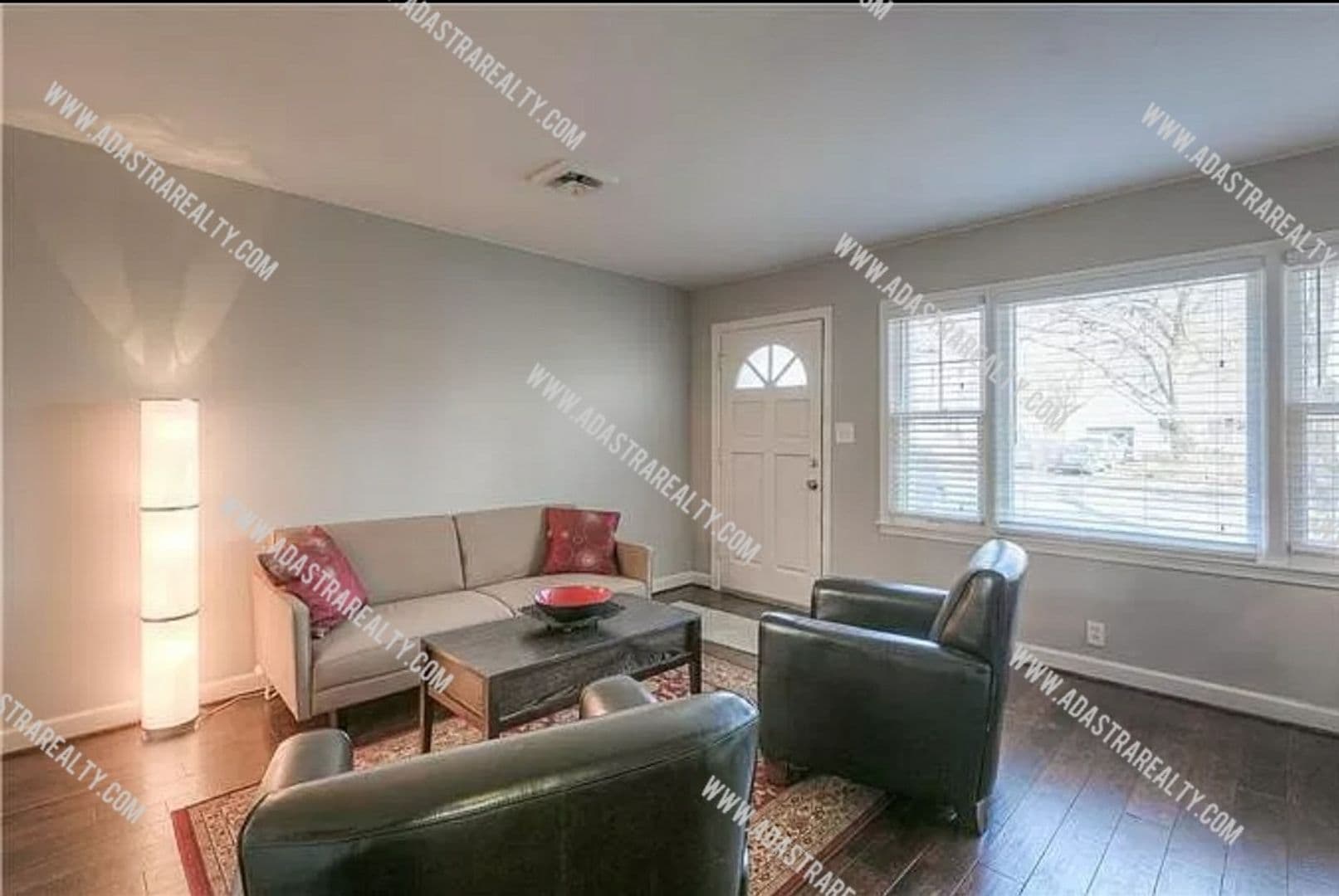 Roeland Park House: 4818 Mission Rd,