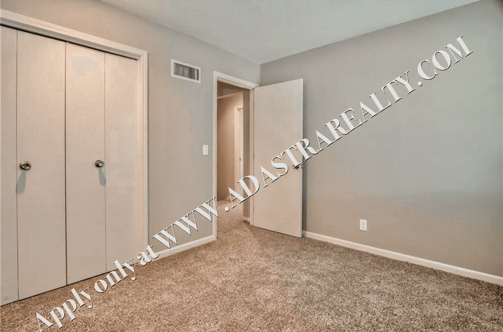 Overland Park House: 10620 W 115th St,
