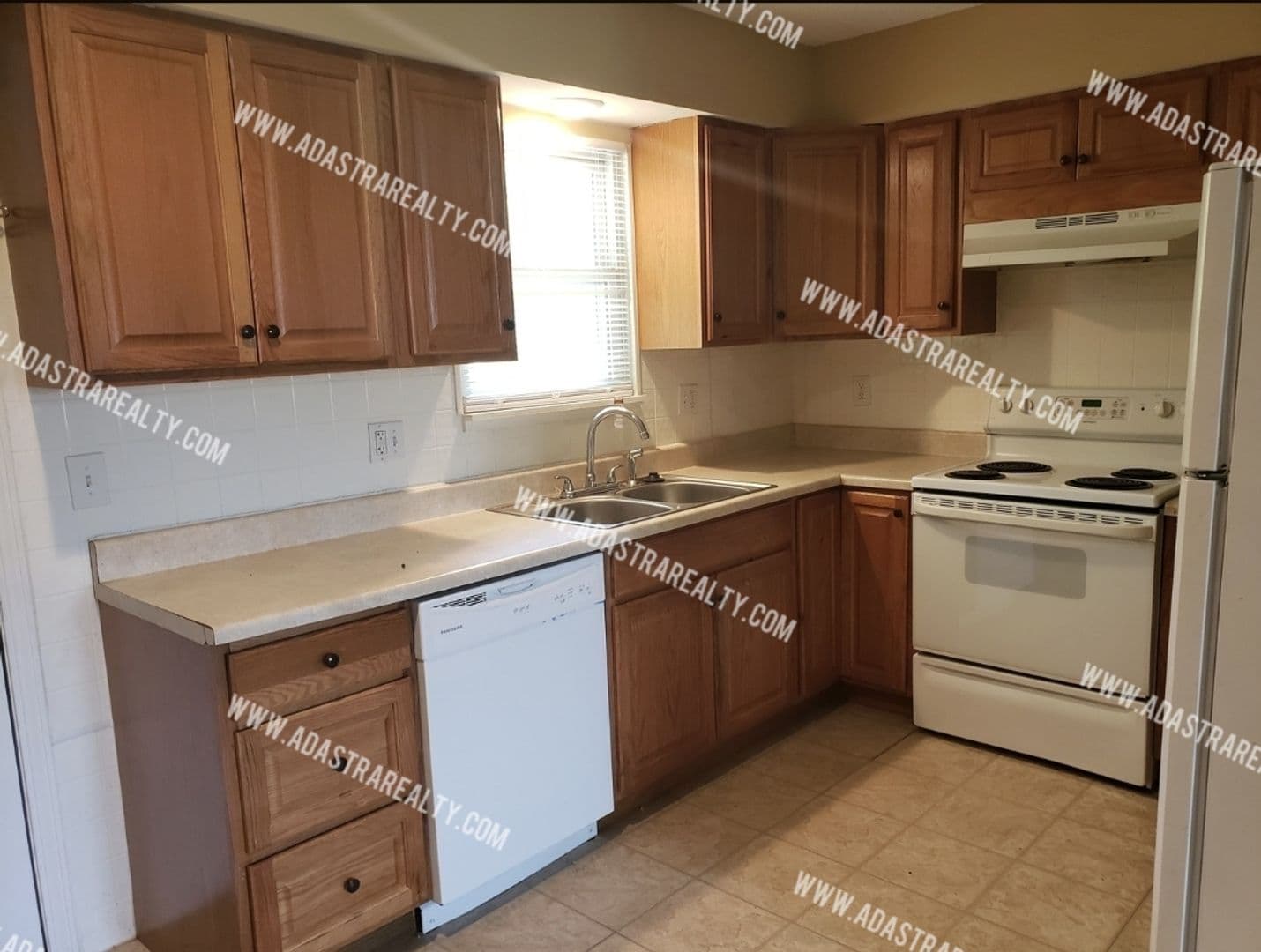 Olathe Apartment: 120 S Julia St,