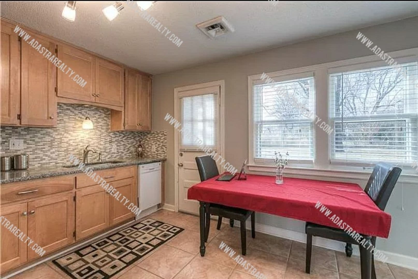 Roeland Park House: 4818 Mission Rd,