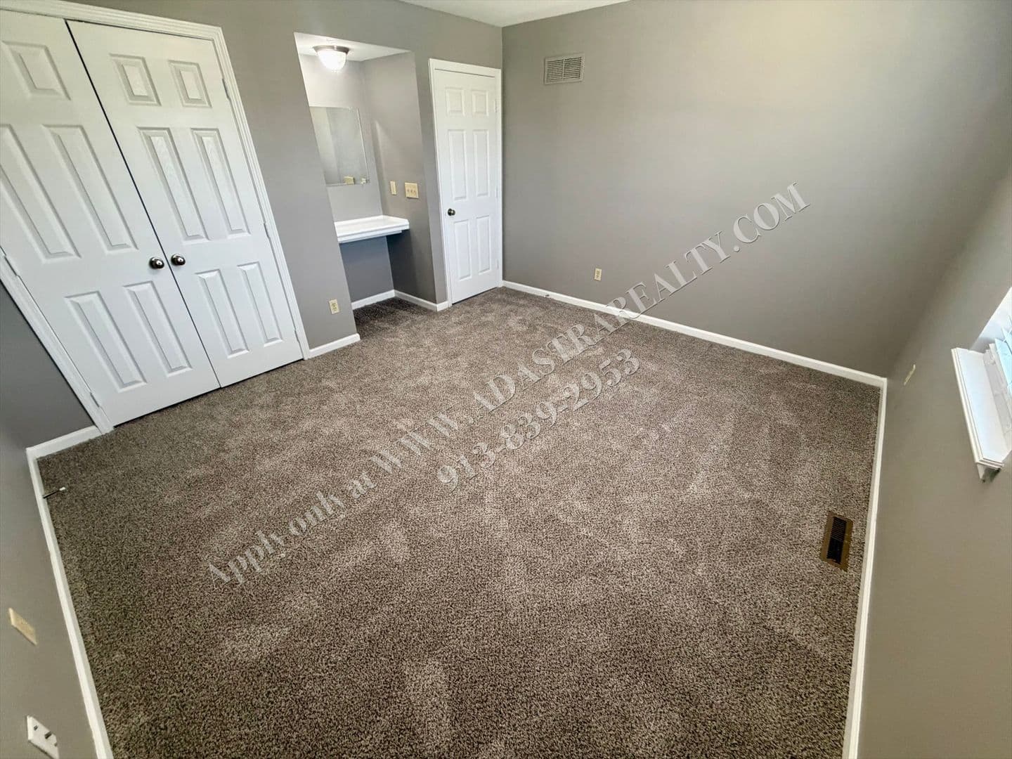 Blue Springs Apartment: 2101 SW 8th St,
