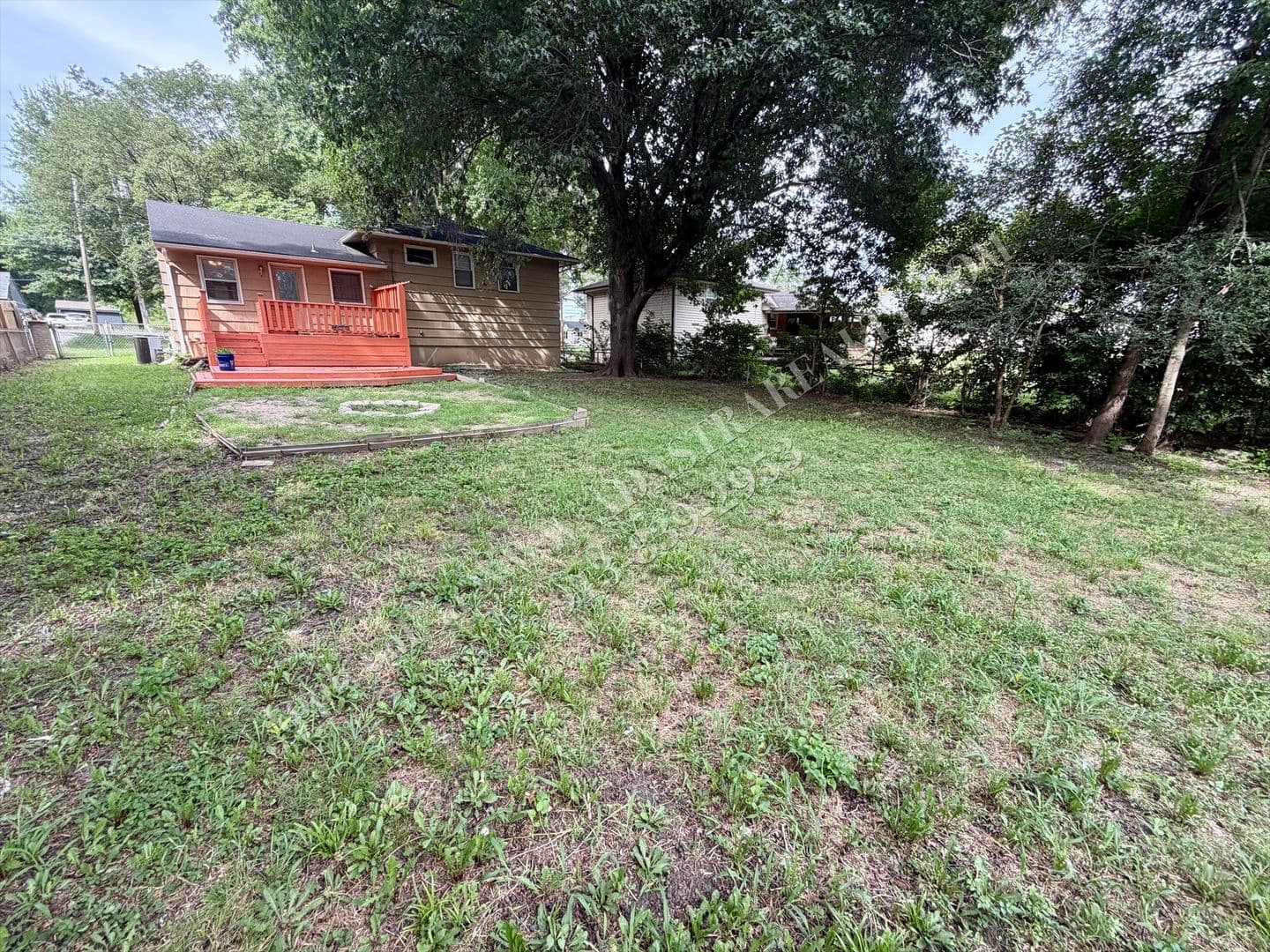 Kansas City House: 1005 E 117th St,