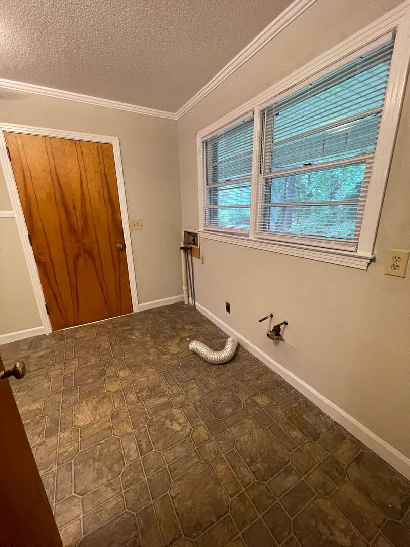 Sanford House: 2902 Tramway Road