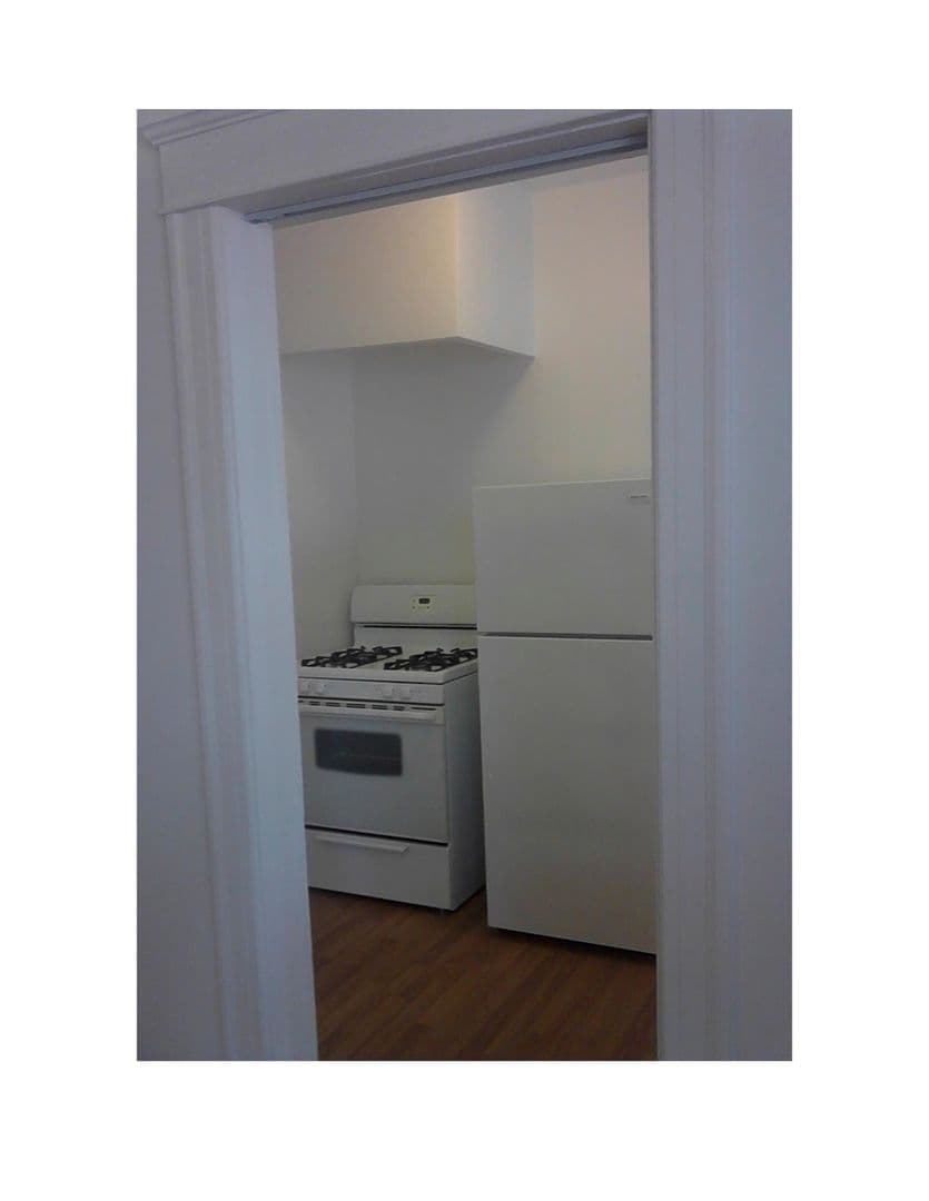 Los Angeles Apartment: 845 South Normandie Ave