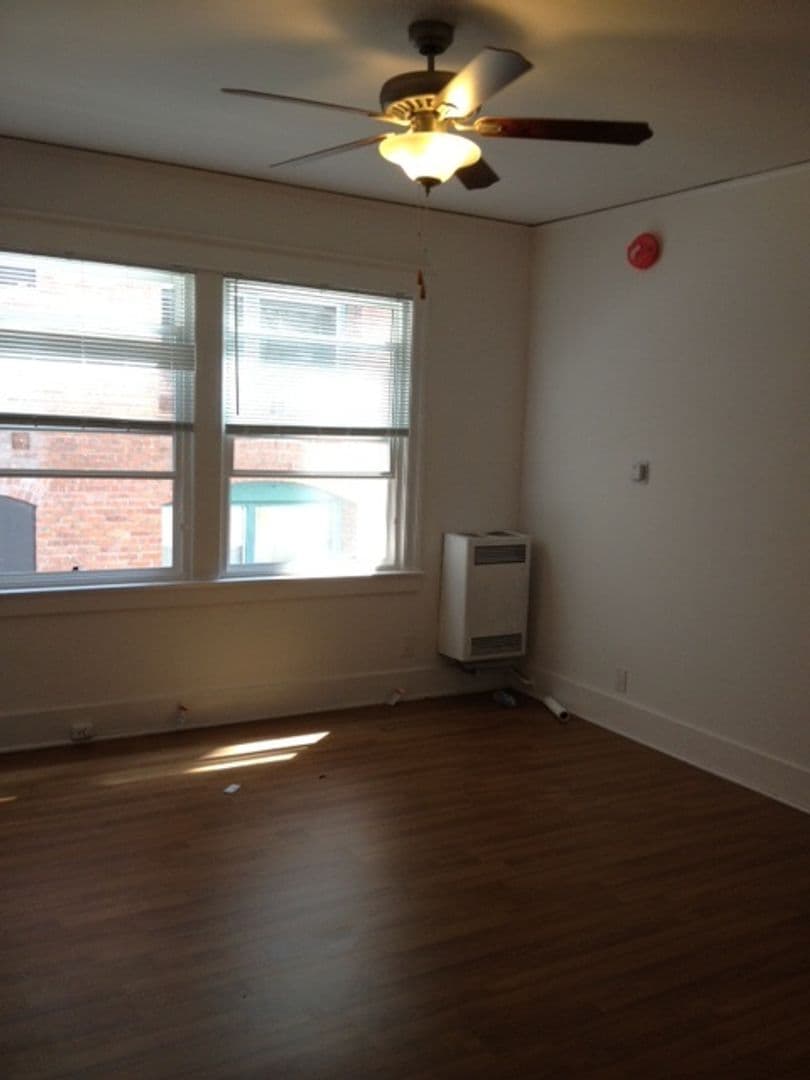 Los Angeles Apartment: 845 South Normandie Ave