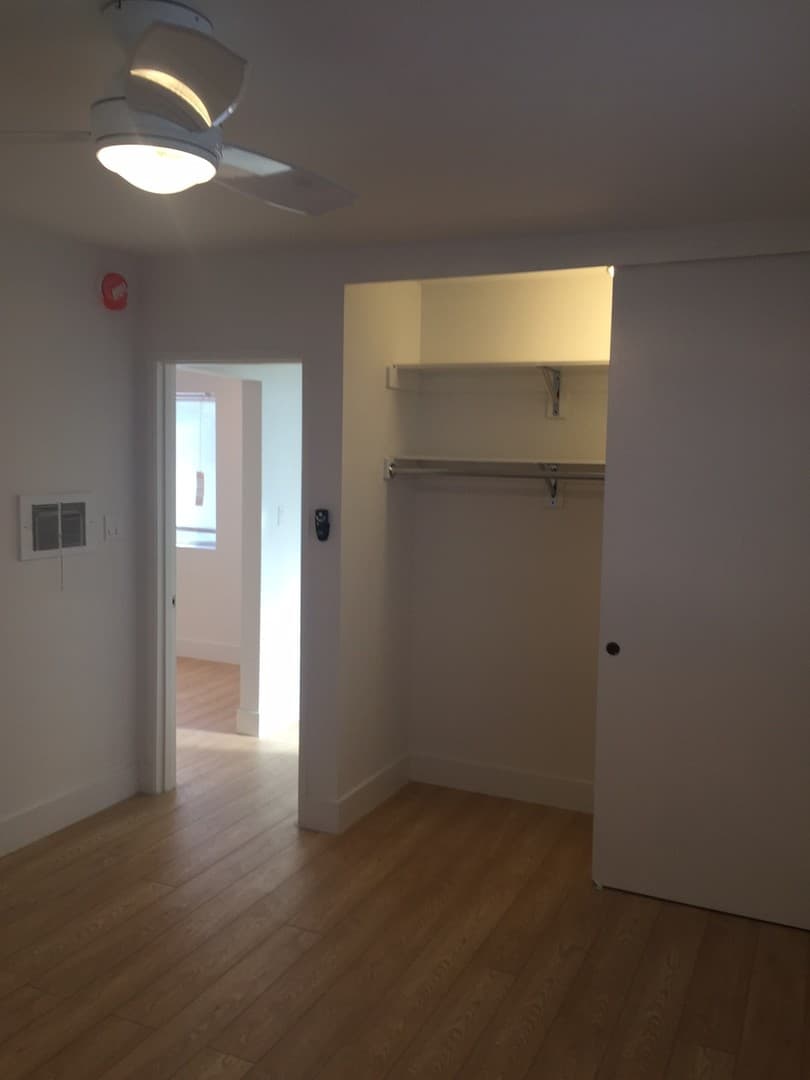 Los Angeles Apartment: 1215 North June St