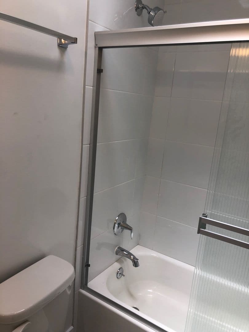 Los Angeles Apartment: 216 South Occidental Blvd