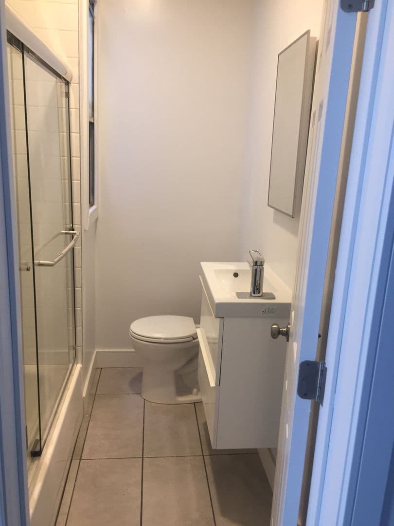 Los Angeles Apartment: 845 South Normandie Ave