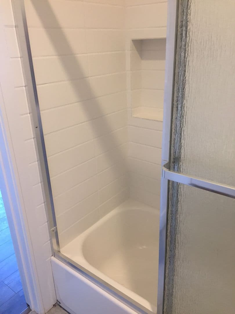 Los Angeles Apartment: 845 South Normandie Ave