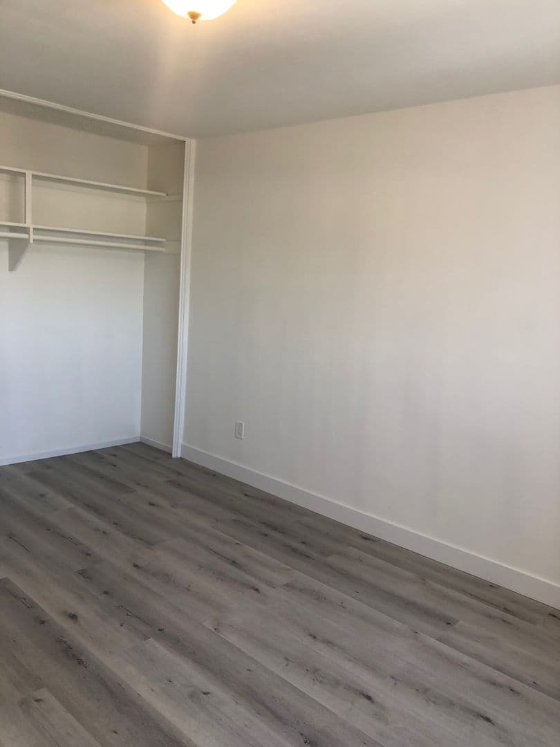Los Angeles Apartment: 216 South Occidental Blvd