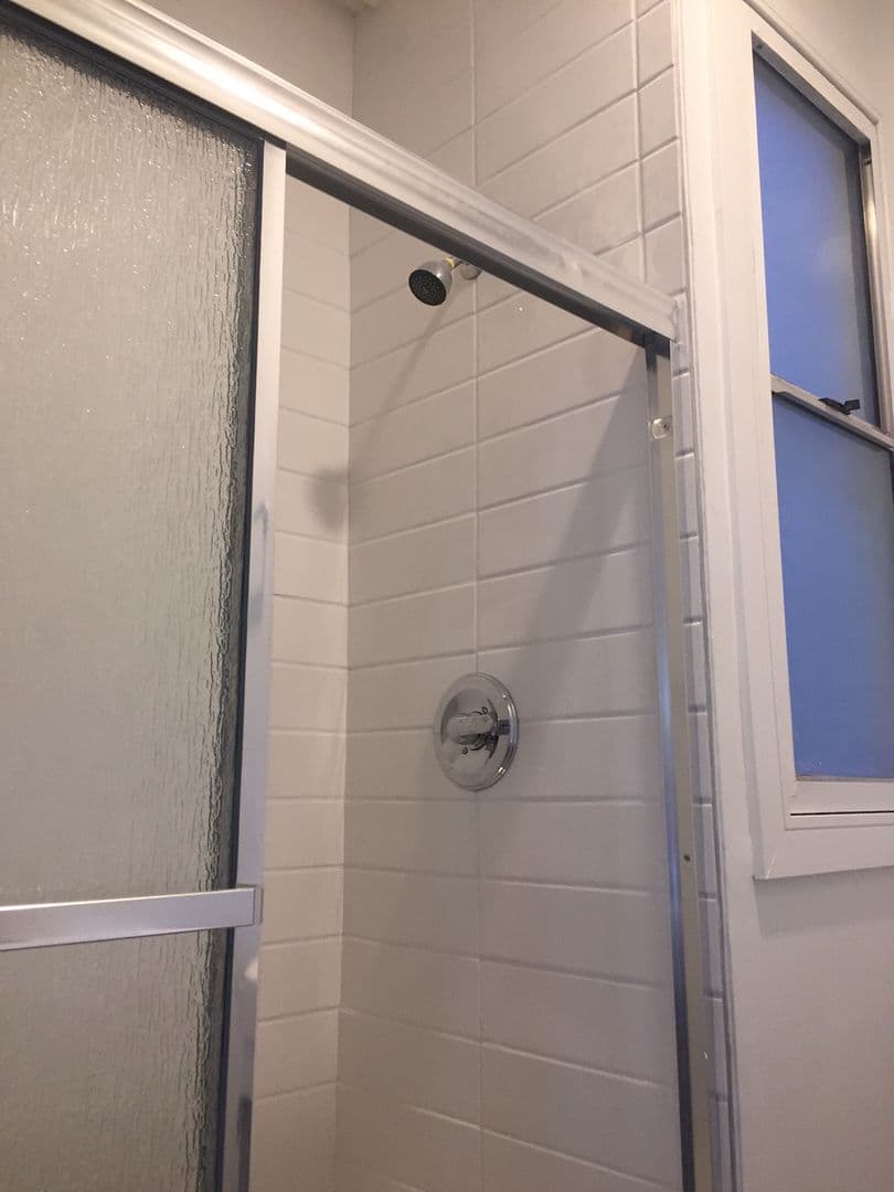 Los Angeles Apartment: 845 South Normandie Ave