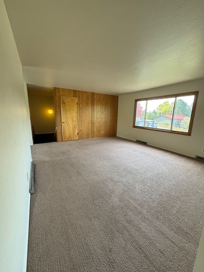 Missoula Apartment: 804/806 Whitaker Drive