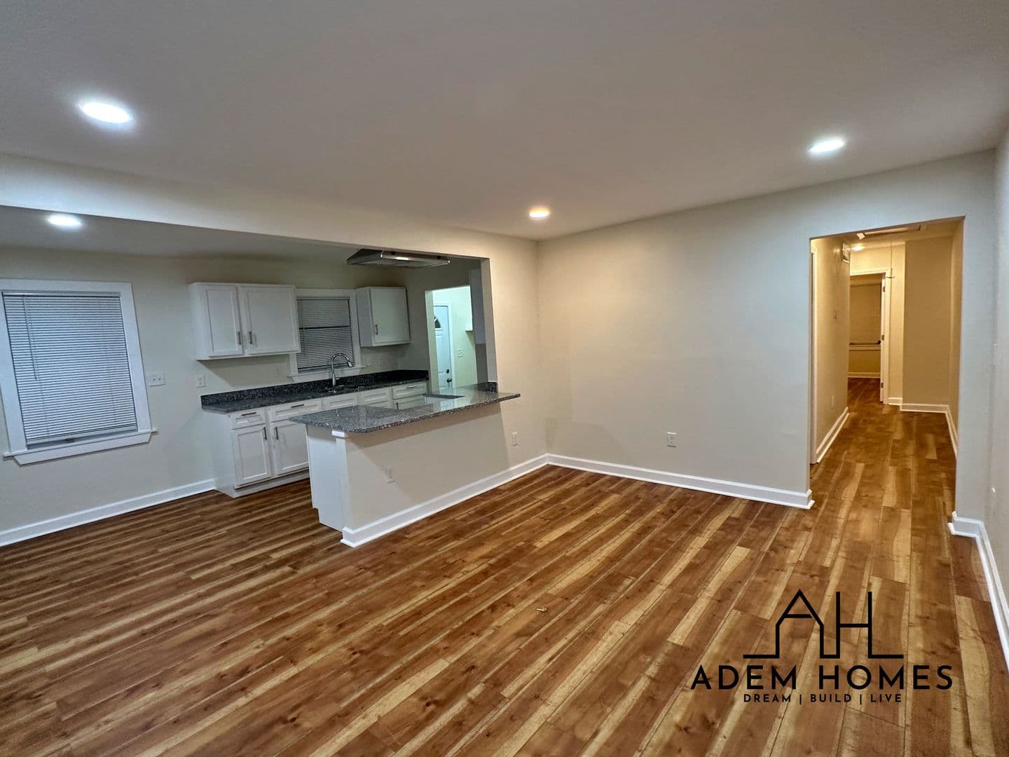 Memphis House: 111 Eastview Dr.