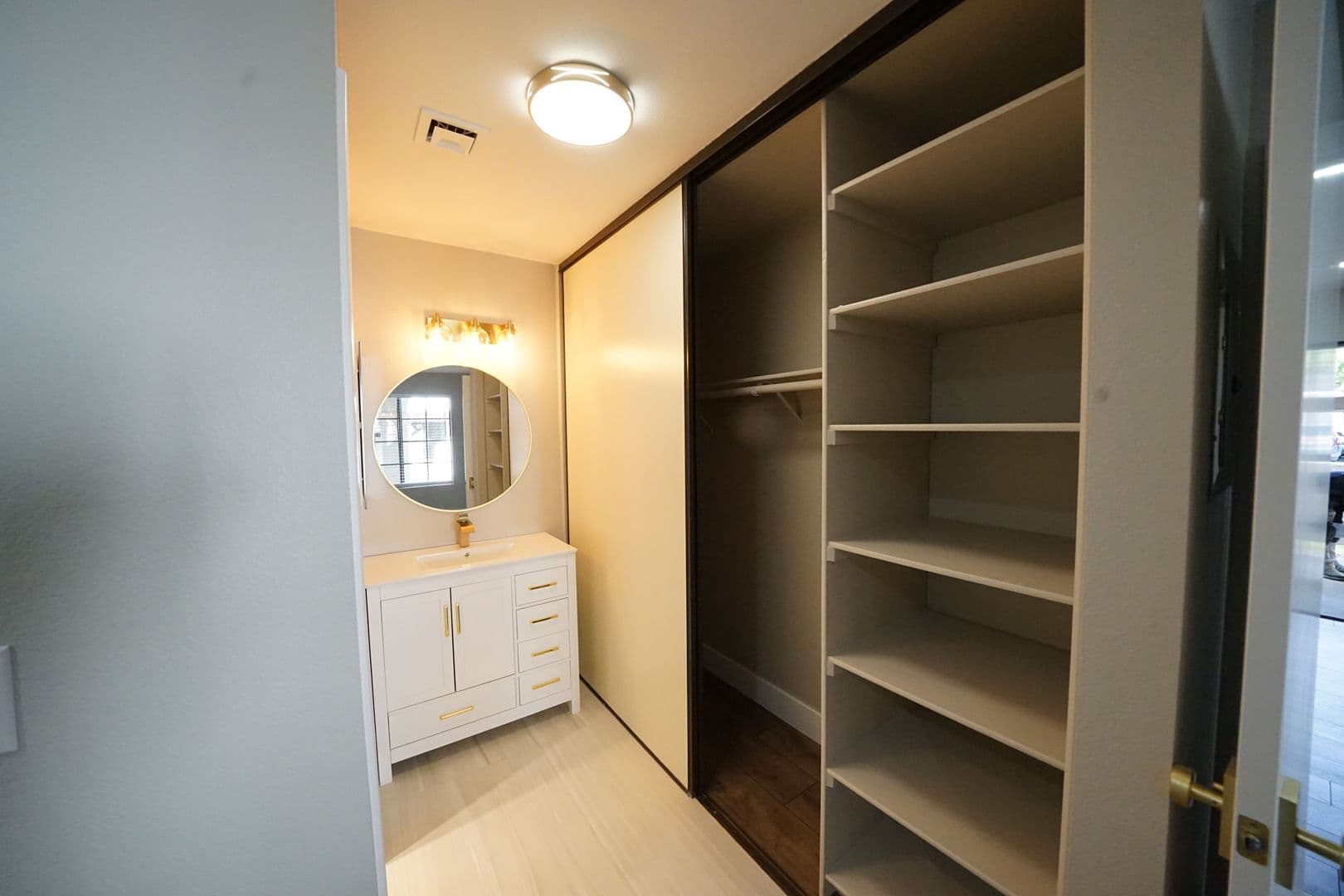 Las Vegas Condo: 4729 Nara Vista Way #102