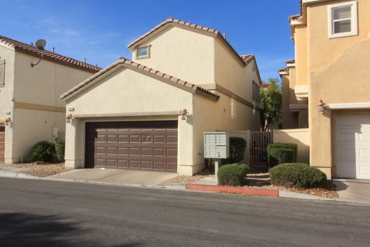 Las Vegas House: 6709 Bluebell Garden St