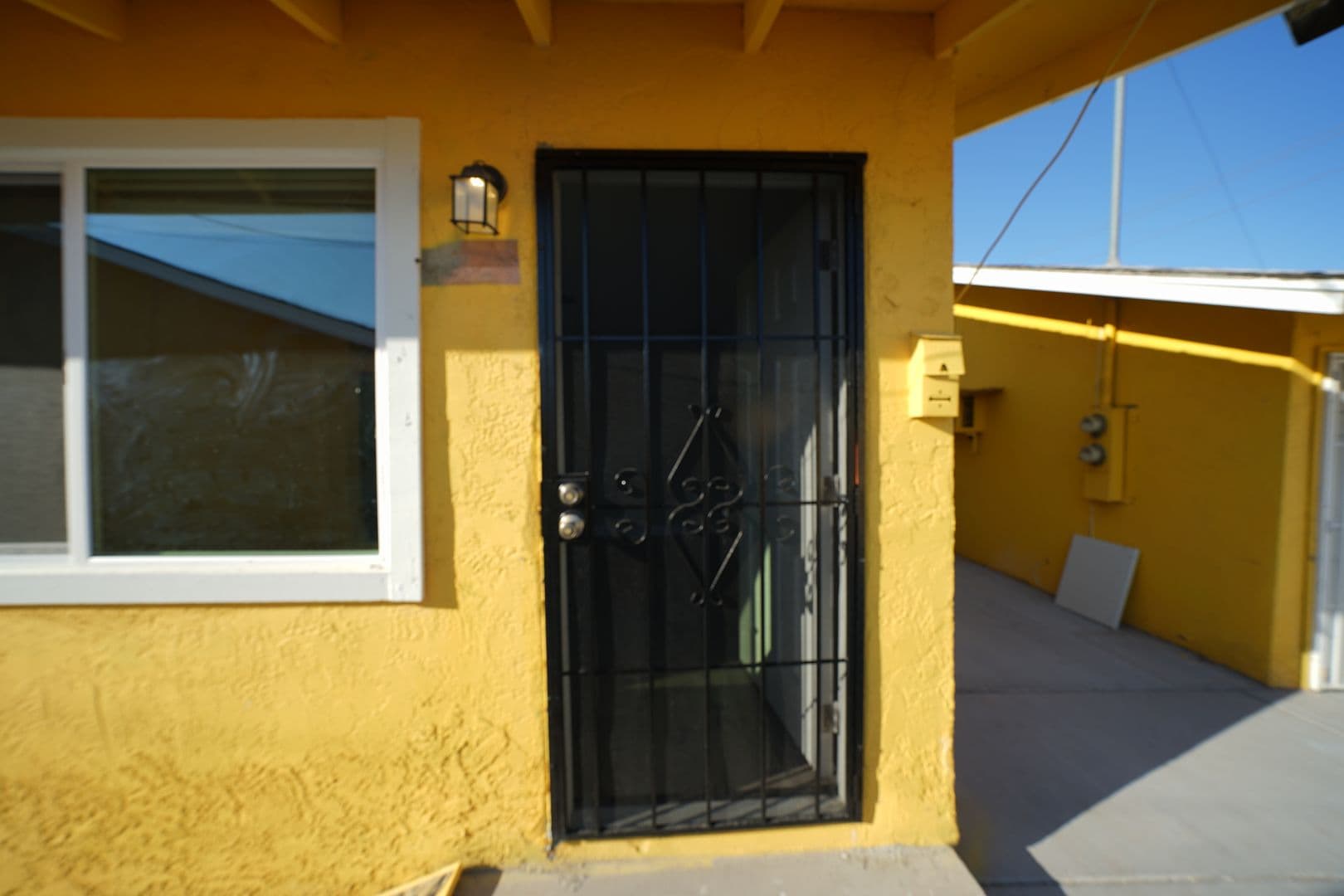 Las Vegas Apartment: 214 S 14th St