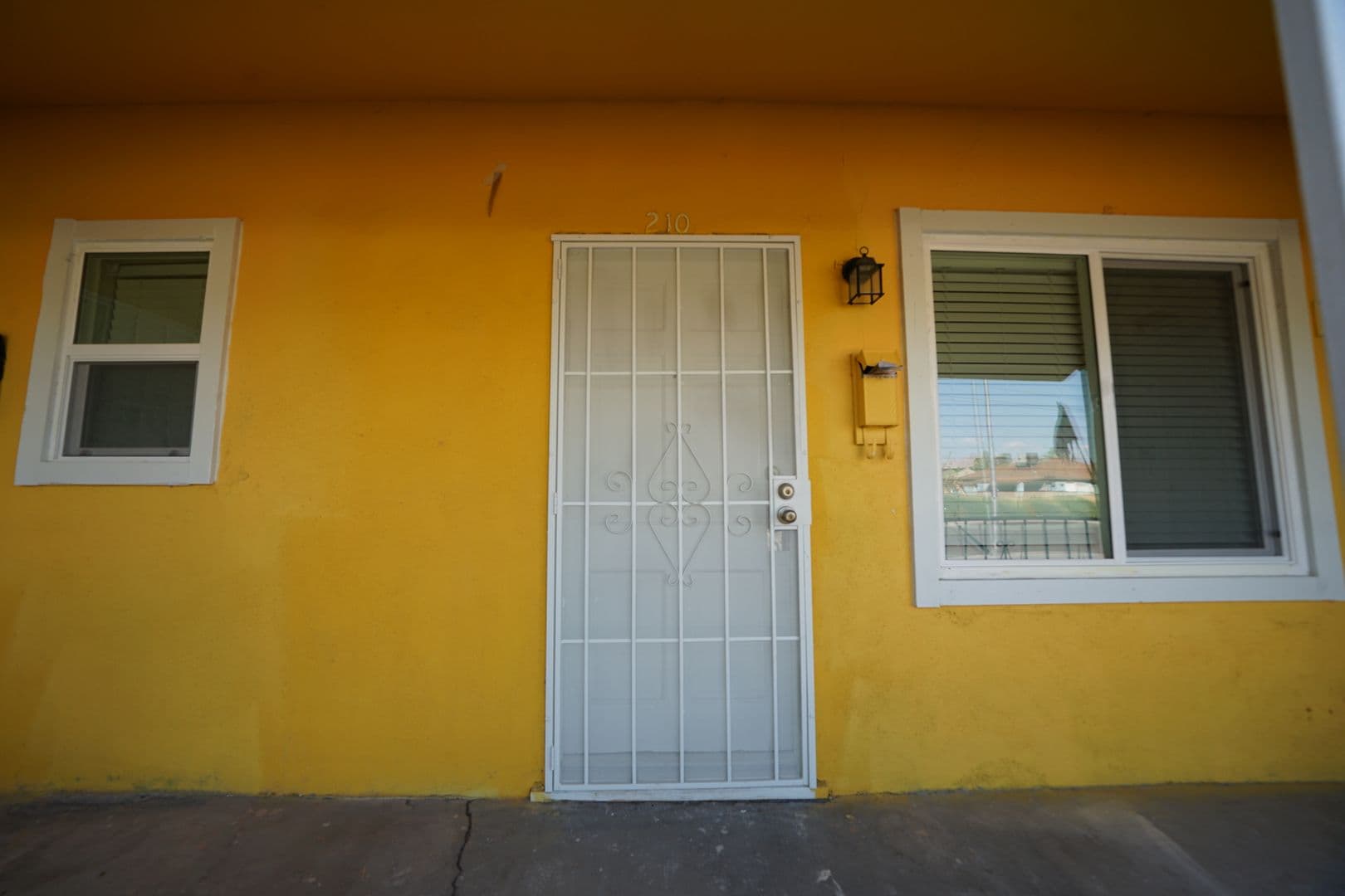 Las Vegas Apartment: 214 S 14th St