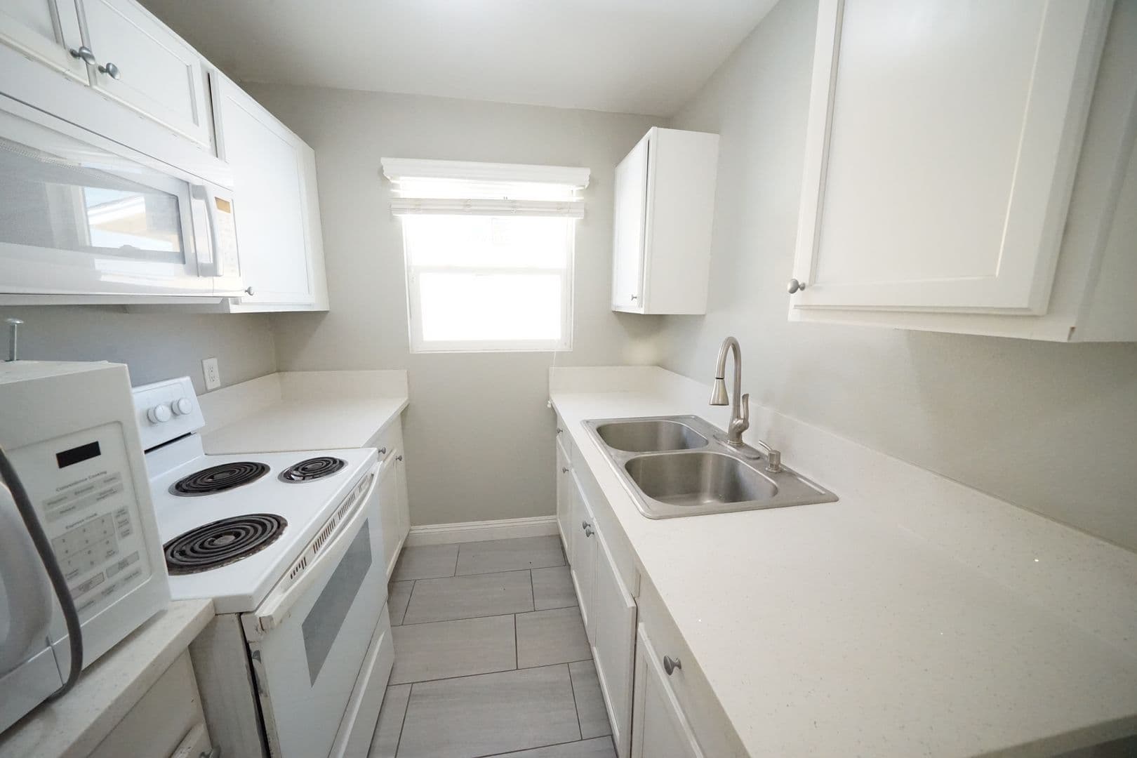 Las Vegas Apartment: 214 S 14th St
