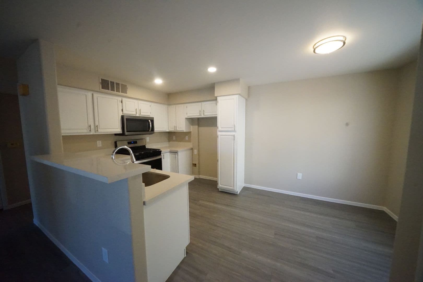 Las Vegas Condo: 5710 E Tropicana Ave #1060