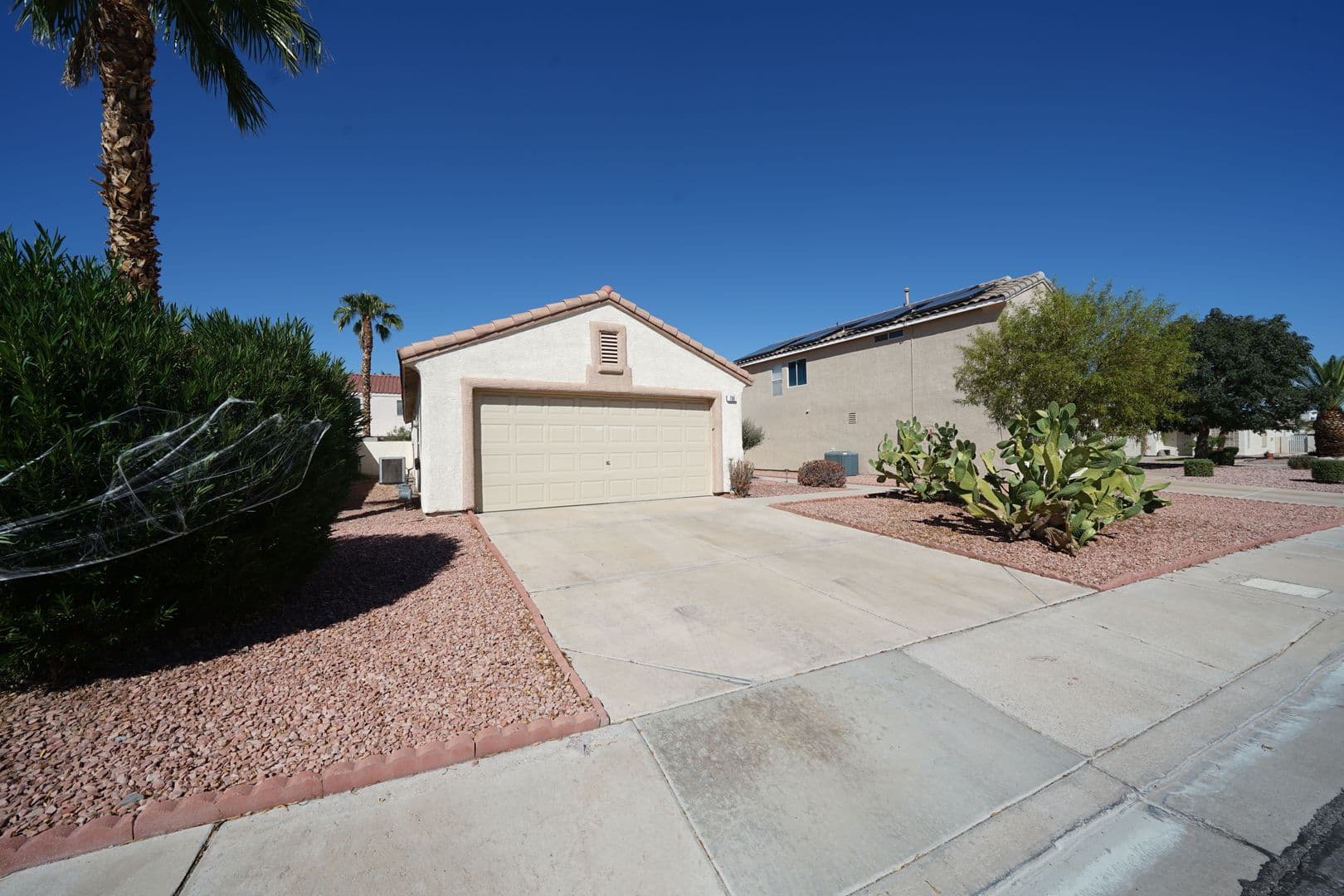 Henderson House: 700 Pine Field Ln