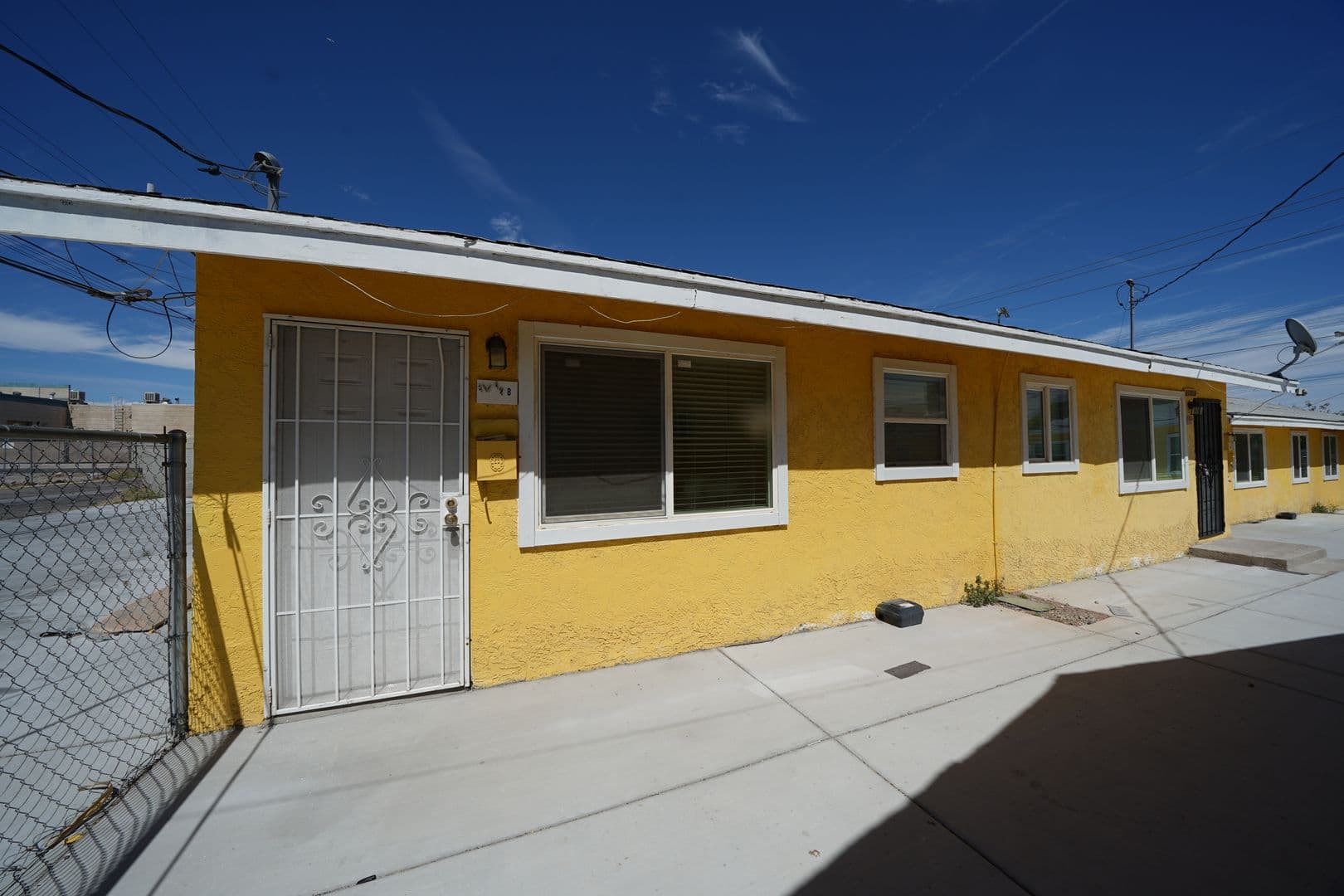 Las Vegas Apartment: 214 S 14th St