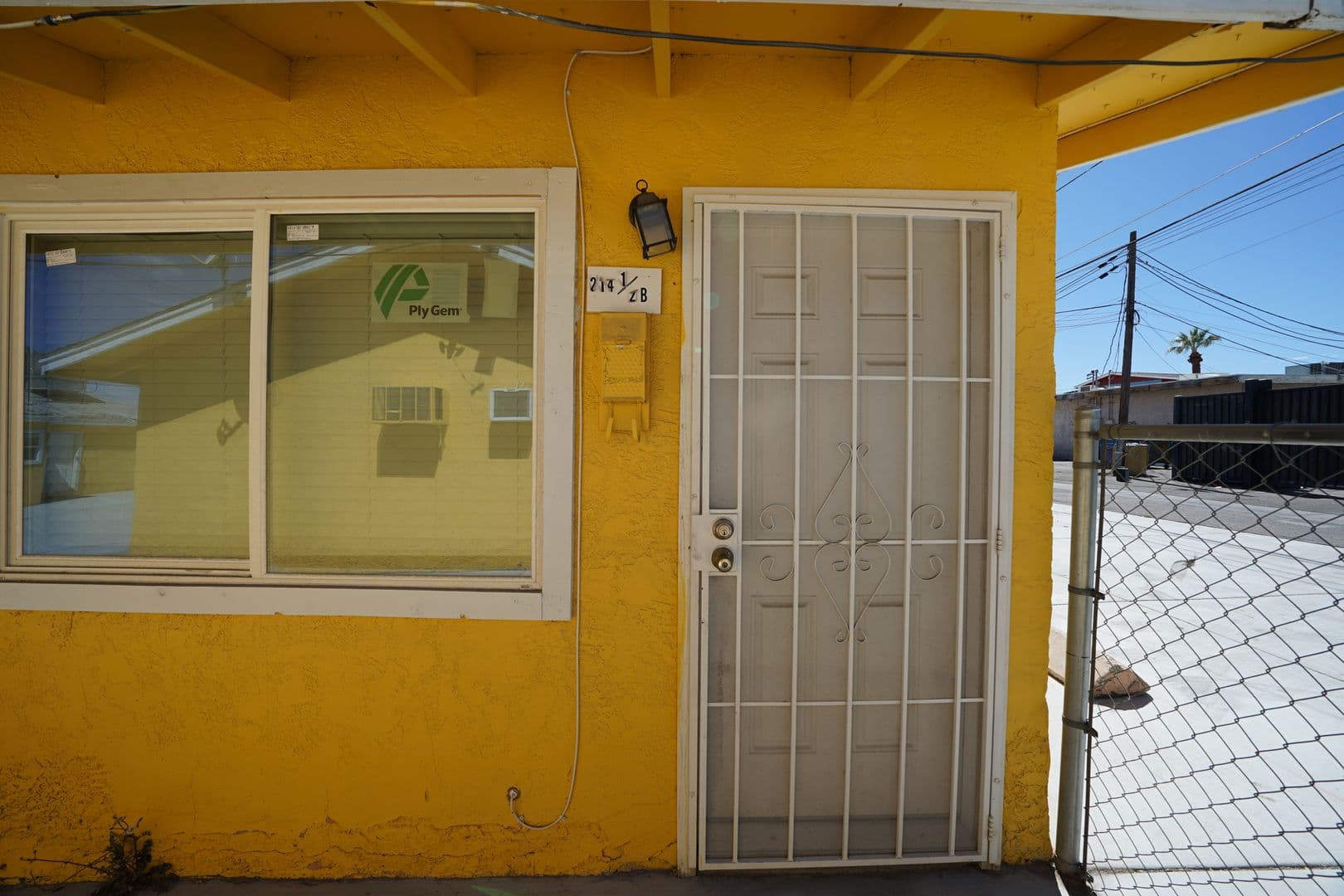 Las Vegas Apartment: 214 S 14th St